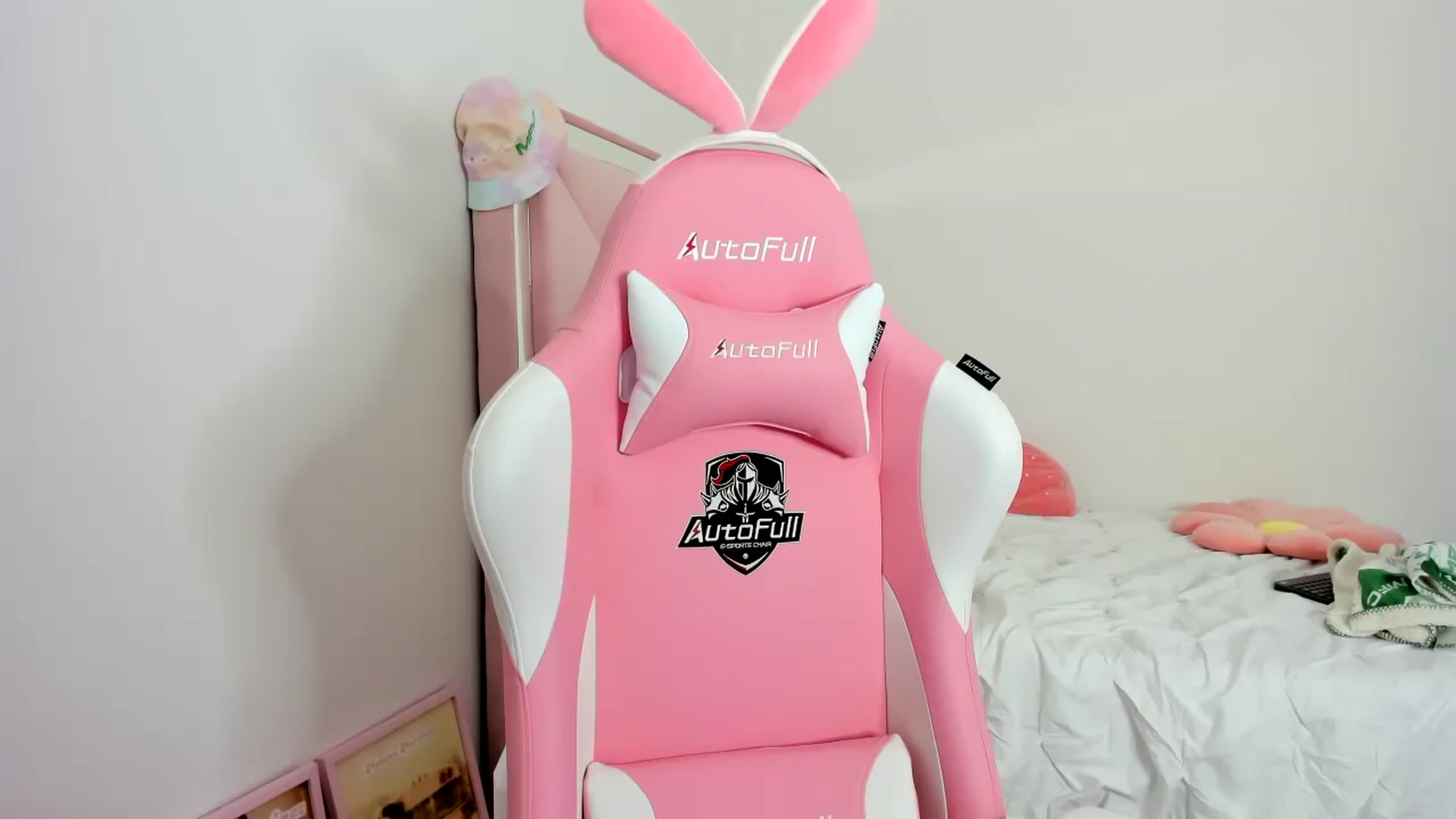 Gallery image thumbnail from Cherrycute666's myfreecams stream on, 11/26/2023, 11:46 image 12 of 20
