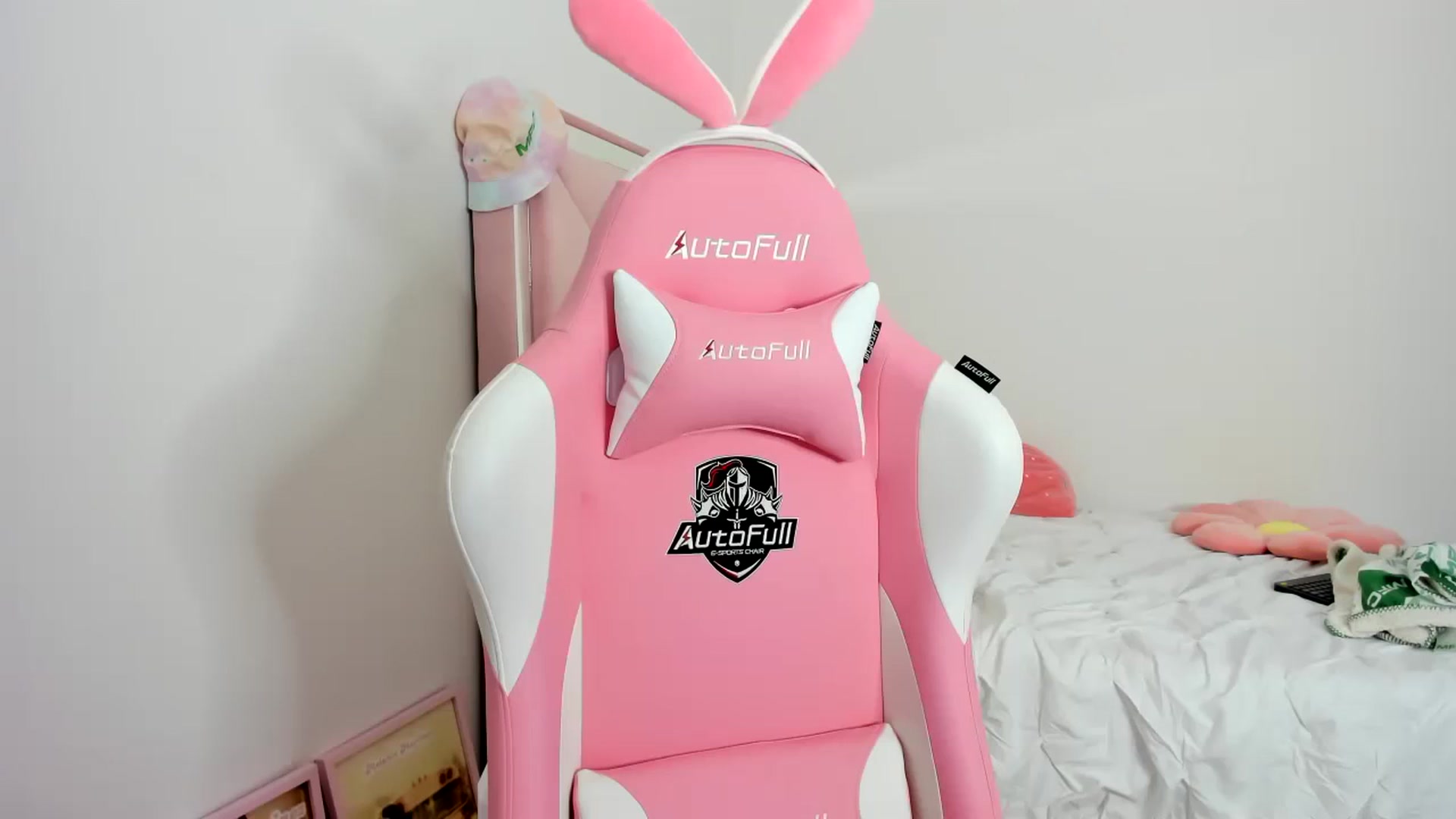 Gallery image thumbnail from Cherrycute666's myfreecams stream on, 11/26/2023, 11:46 image 2 of 20