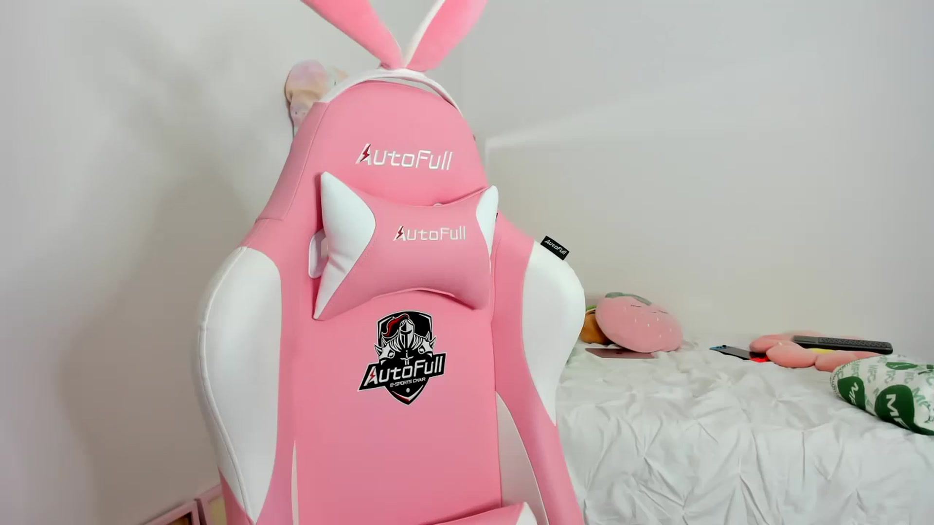 Gallery image thumbnail from Cherrycute666's myfreecams stream on, 11/27/2023, 06:05 image 8 of 20