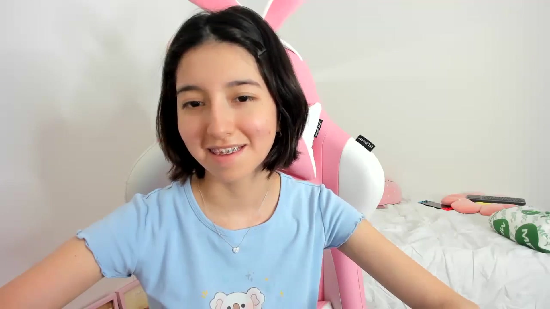 Gallery image thumbnail from Cherrycute666's myfreecams stream on, 11/27/2023, 06:05 image 18 of 20