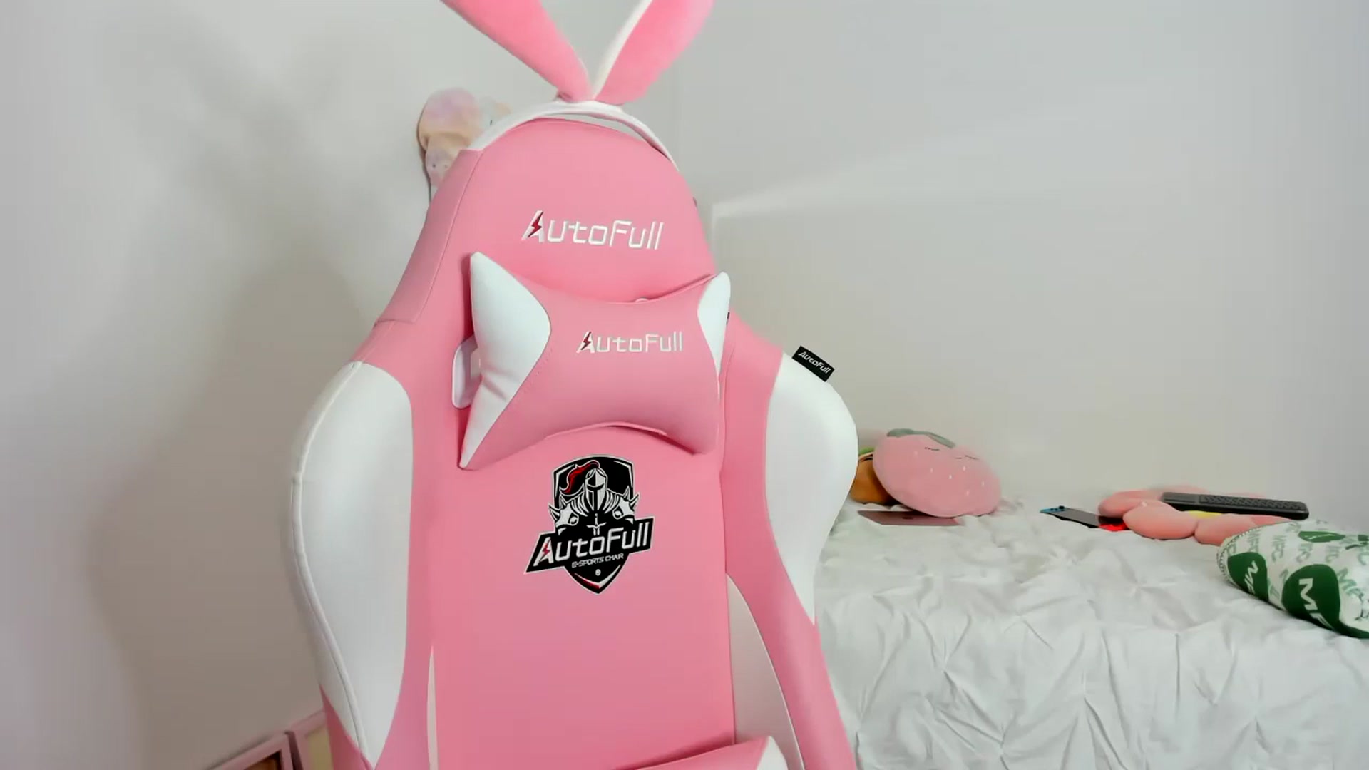 Gallery image thumbnail from Cherrycute666's myfreecams stream on, 11/27/2023, 06:05 image 9 of 20