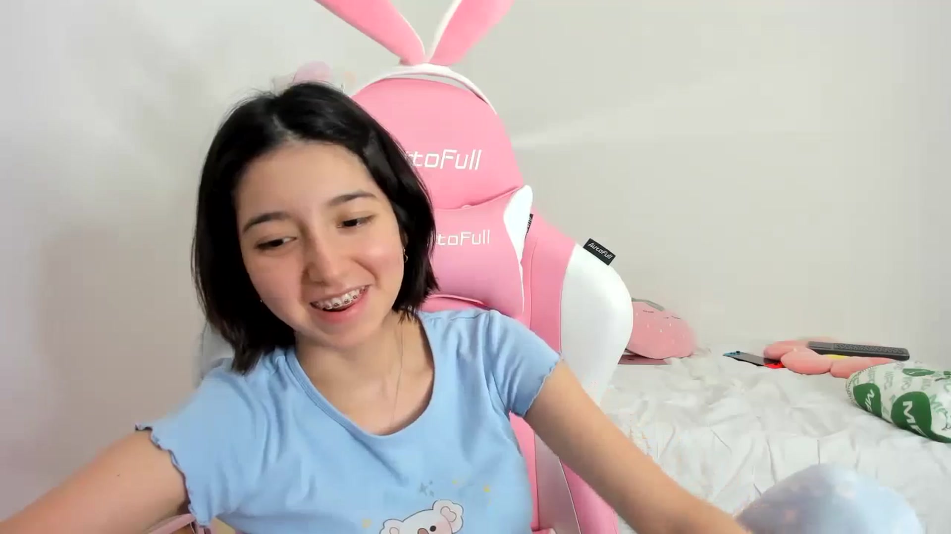 Gallery image thumbnail from Cherrycute666's myfreecams stream on, 11/27/2023, 06:05 image 6 of 20