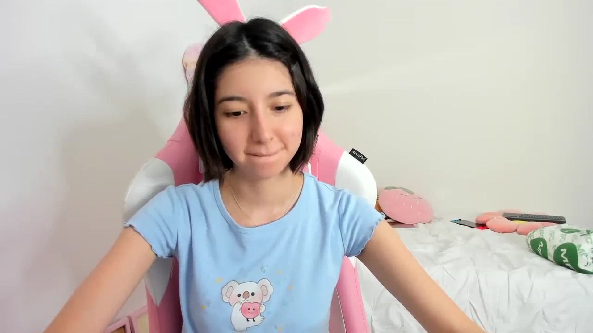 Gallery image thumbnail from Cherrycute666's myfreecams stream on, 11/27/2023, 08:40 image 14 of 20