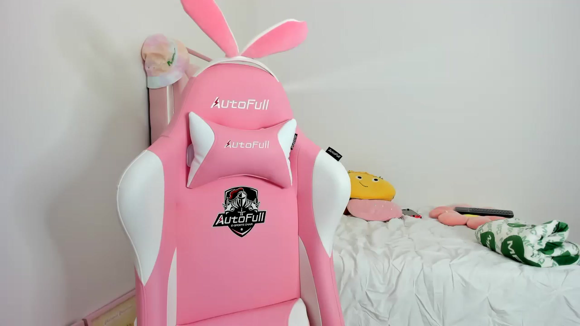 Gallery image thumbnail from Cherrycute666's myfreecams stream on, 11/27/2023, 10:15 image 15 of 20