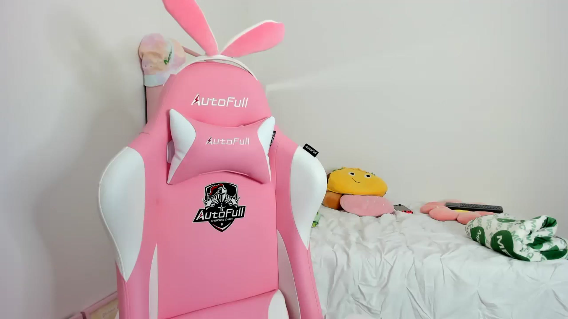 Gallery image thumbnail from Cherrycute666's myfreecams stream on, 11/27/2023, 10:15 image 14 of 20