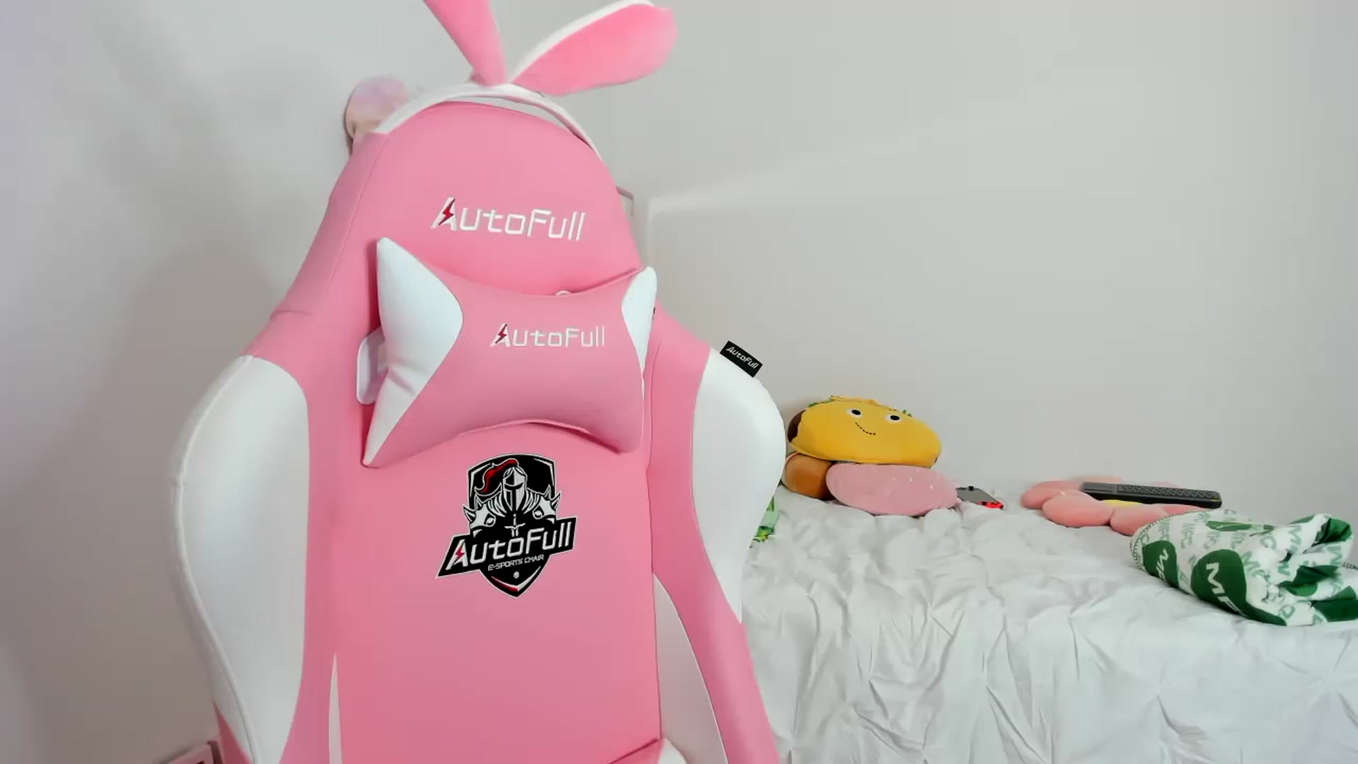 Gallery image thumbnail from Cherrycute666's myfreecams stream on, 11/27/2023, 10:15 image 19 of 20