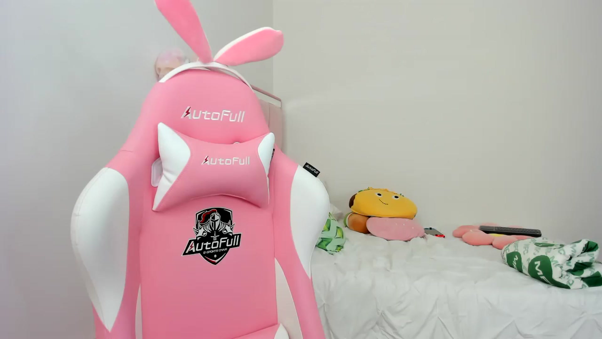 Gallery image thumbnail from Cherrycute666's myfreecams stream on, 11/27/2023, 21:30 image 6 of 20