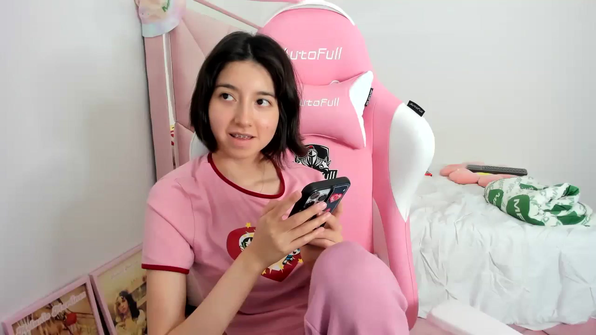Gallery image thumbnail from Cherrycute666's myfreecams stream on, 11/28/2023, 24:16 image 19 of 20