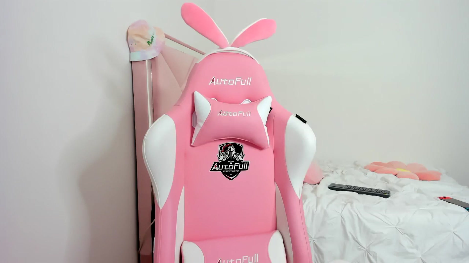 Gallery image thumbnail from Cherrycute666's myfreecams stream on, 11/28/2023, 23:21 image 15 of 20