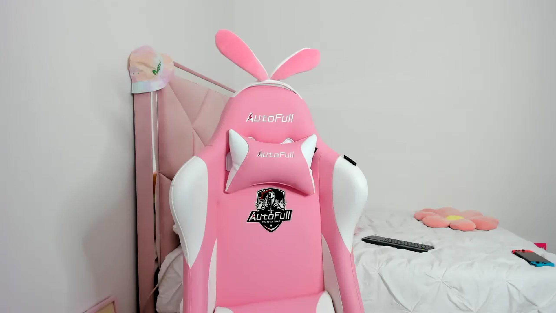 Gallery image thumbnail from Cherrycute666's myfreecams stream on, 11/28/2023, 23:21 image 4 of 20