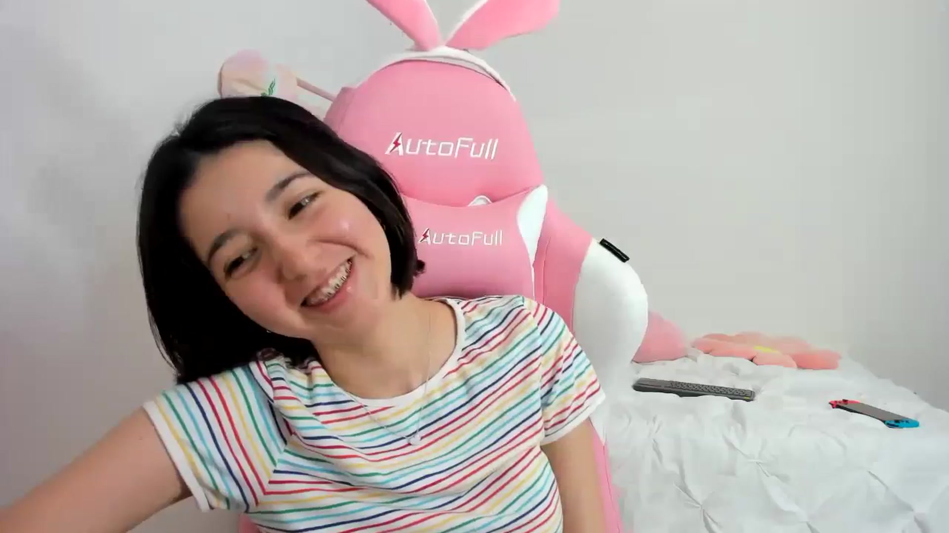 Gallery image thumbnail from Cherrycute666's myfreecams stream on, 11/29/2023, 24:53 image 9 of 20