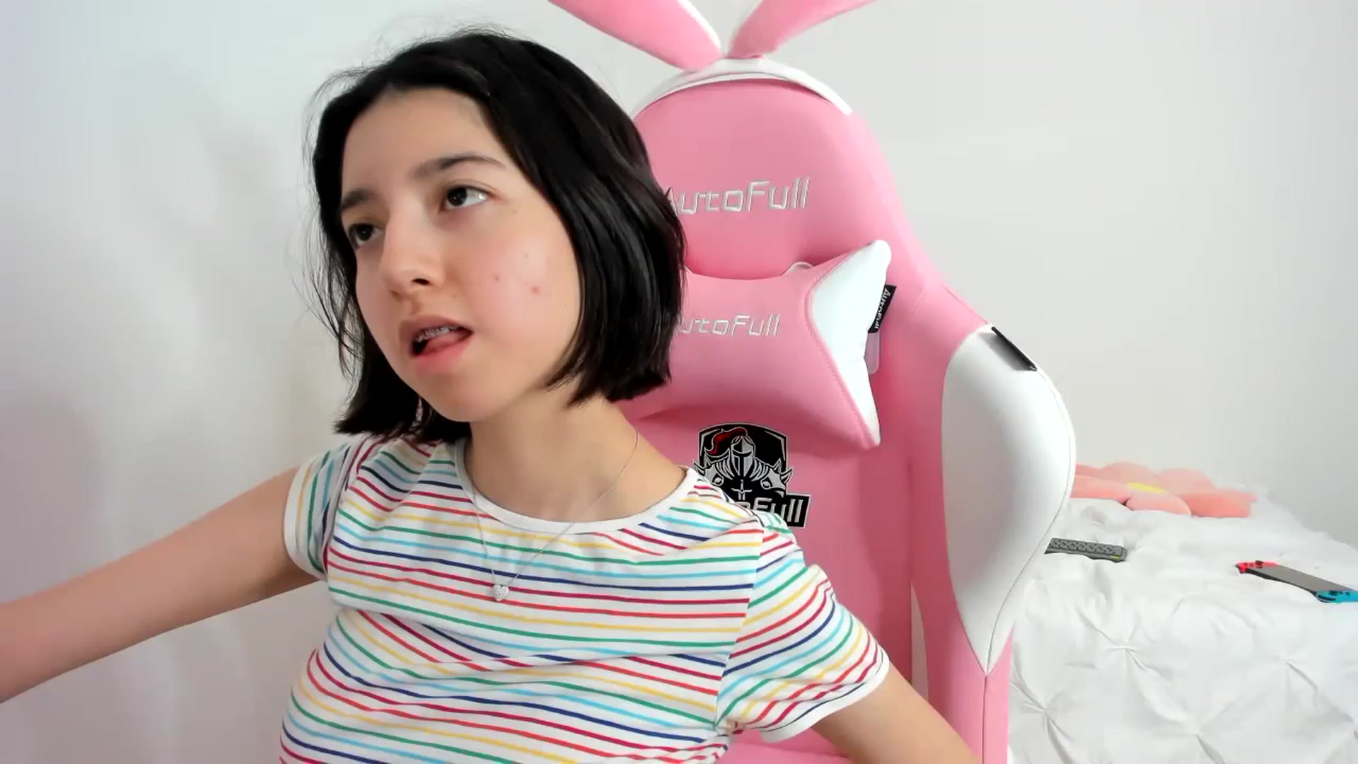 Gallery image thumbnail from Cherrycute666's myfreecams stream on, 11/29/2023, 24:53 image 16 of 20