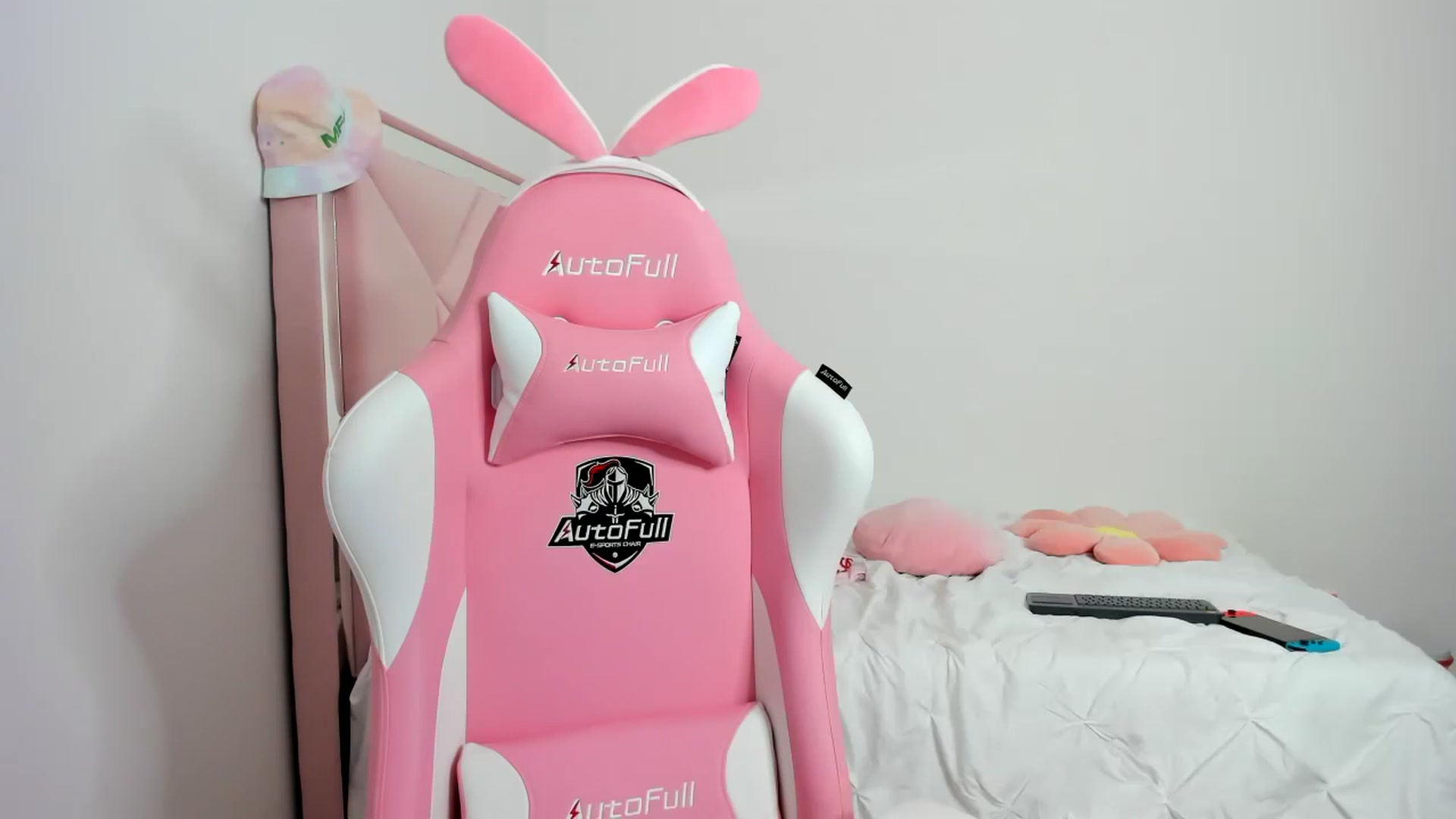 Gallery image thumbnail from Cherrycute666's myfreecams stream on, 11/29/2023, 04:24 image 18 of 20