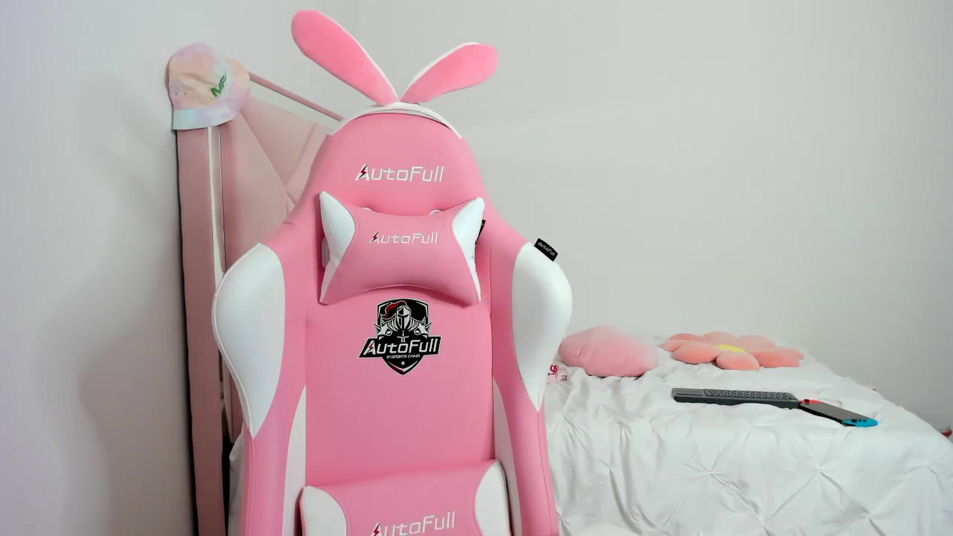 Gallery image thumbnail from Cherrycute666's myfreecams stream on, 11/29/2023, 04:24 image 19 of 20