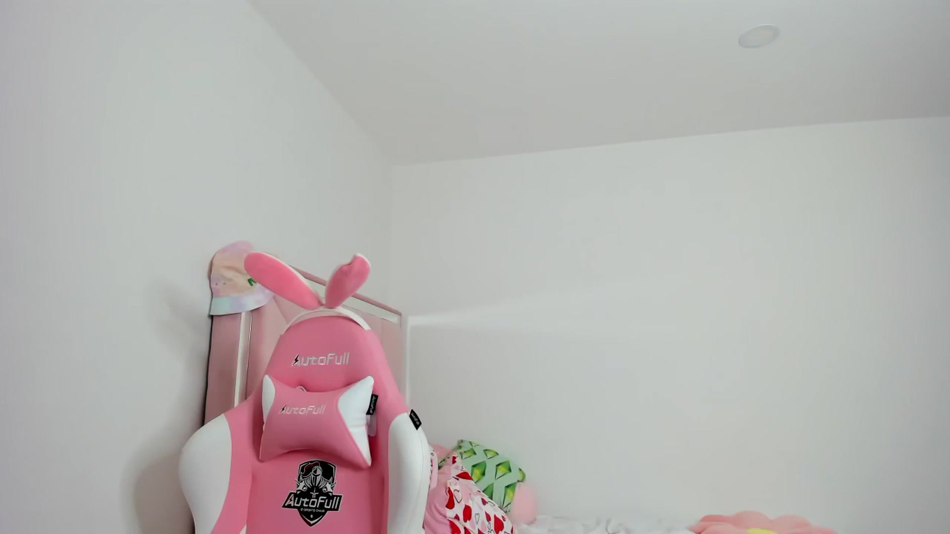 Gallery image thumbnail from Cherrycute666's myfreecams stream on, 11/29/2023, 06:41 image 11 of 20