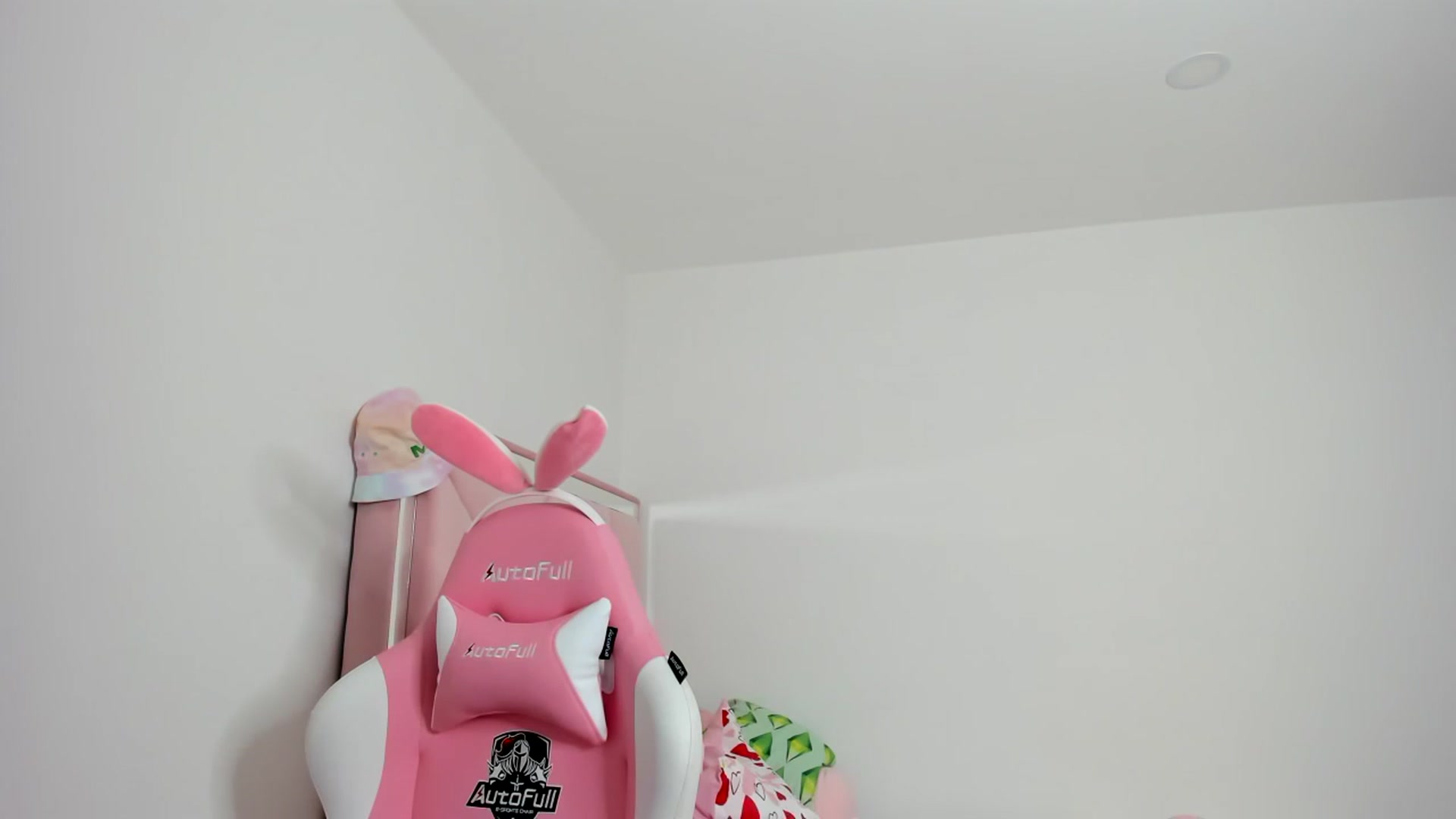 Gallery image thumbnail from Cherrycute666's myfreecams stream on, 11/29/2023, 06:41 image 20 of 20