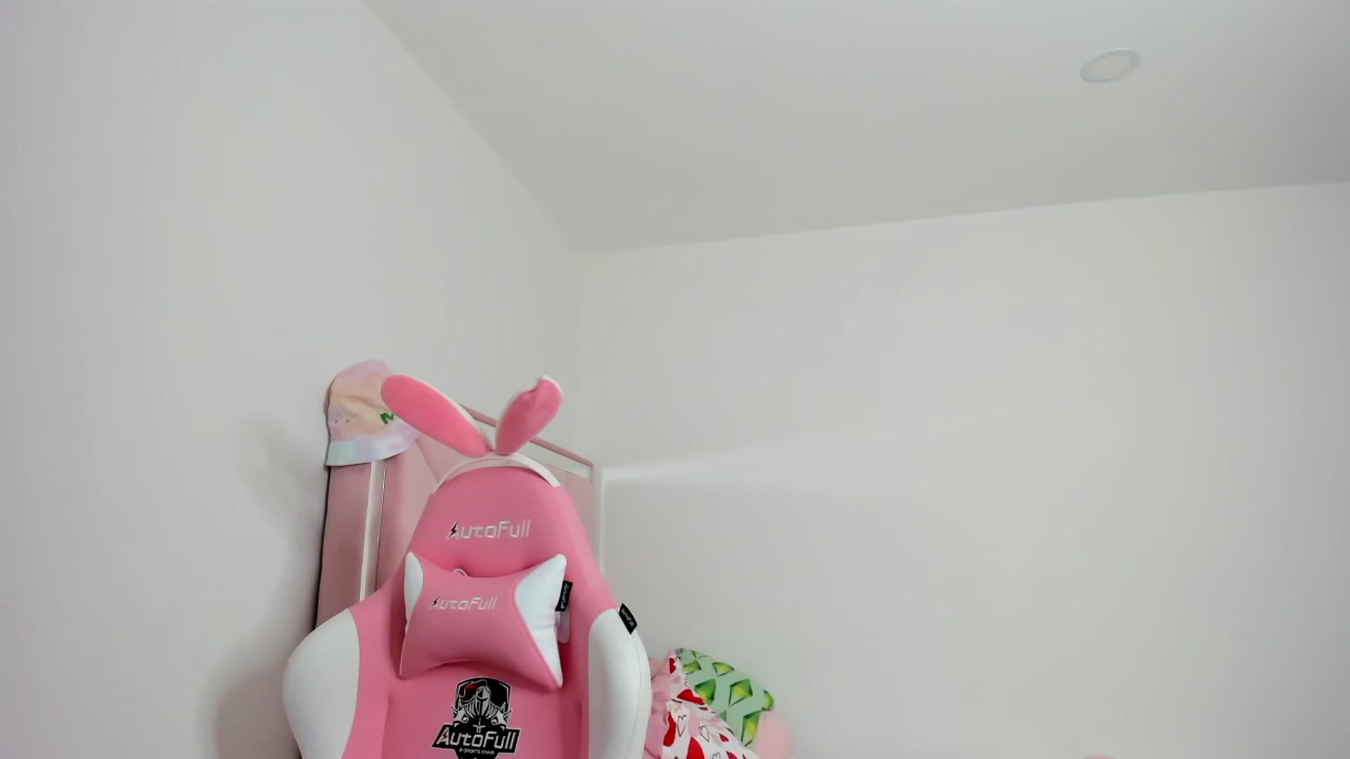 Gallery image thumbnail from Cherrycute666's myfreecams stream on, 11/29/2023, 06:41 image 19 of 20
