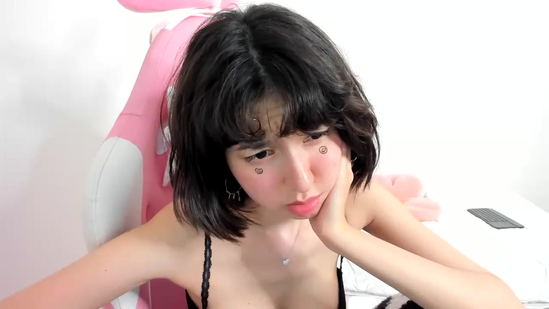 Gallery image thumbnail from Cherrycute666's myfreecams stream on, 11/30/2023, 09:38 image 2 of 20