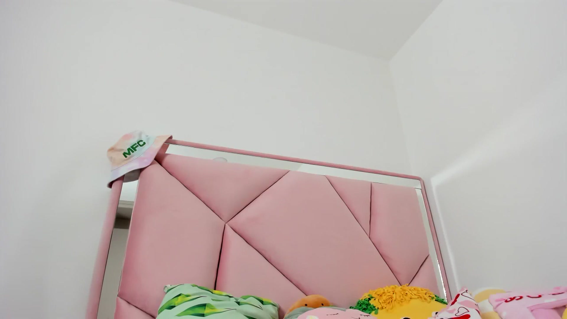 Gallery image thumbnail from Cherrycute666's myfreecams stream on, 11/30/2023, 10:21 image 9 of 20