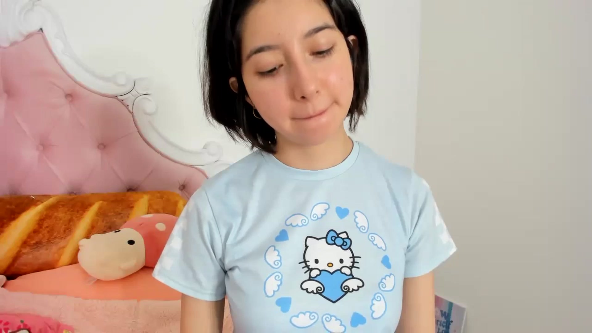 Gallery image thumbnail from Cherrycute666's myfreecams stream on, 12/01/2023, 24:00 image 20 of 20