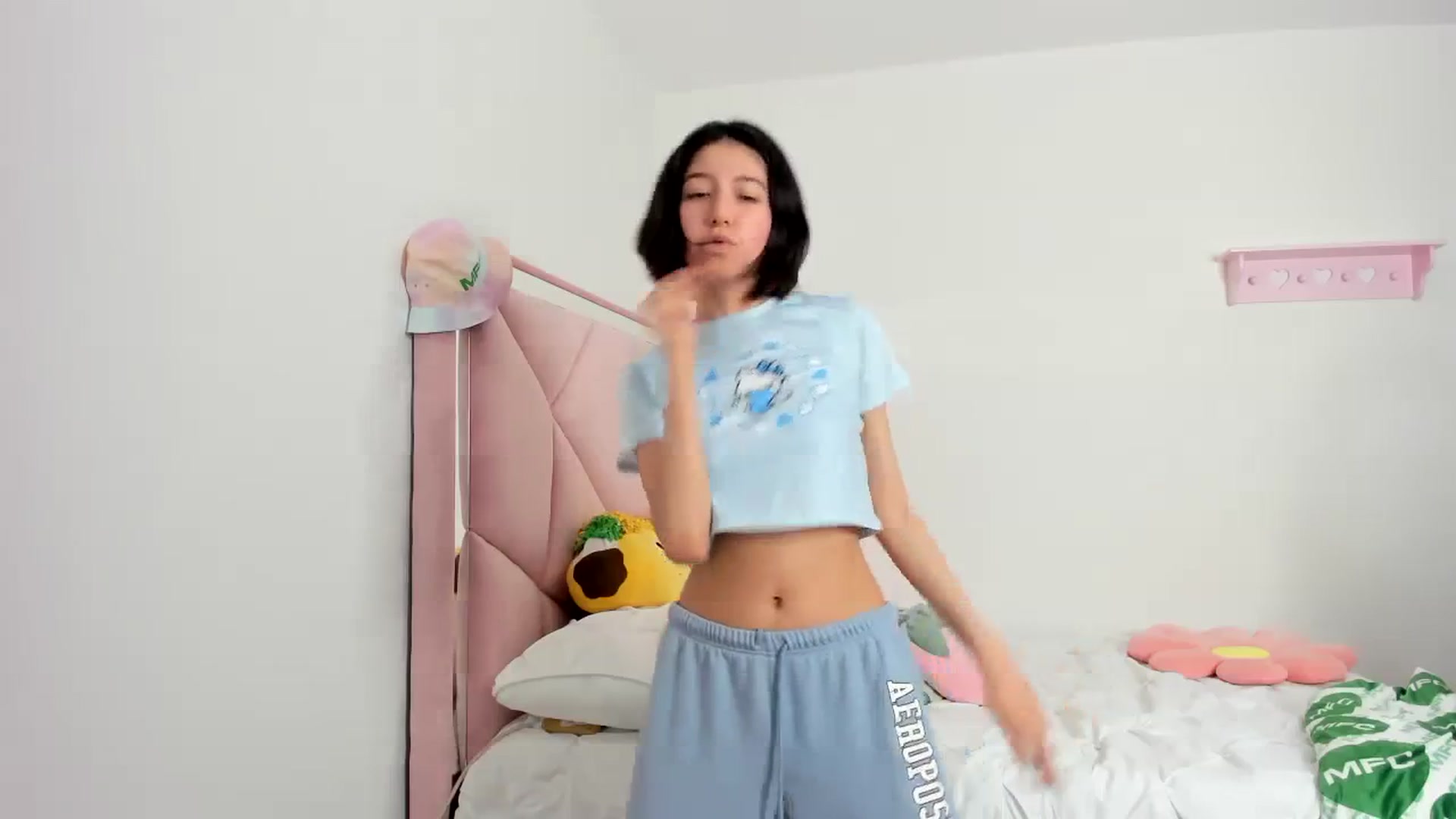 Gallery image thumbnail from Cherrycute666's myfreecams stream on, 12/01/2023, 07:09 image 8 of 20