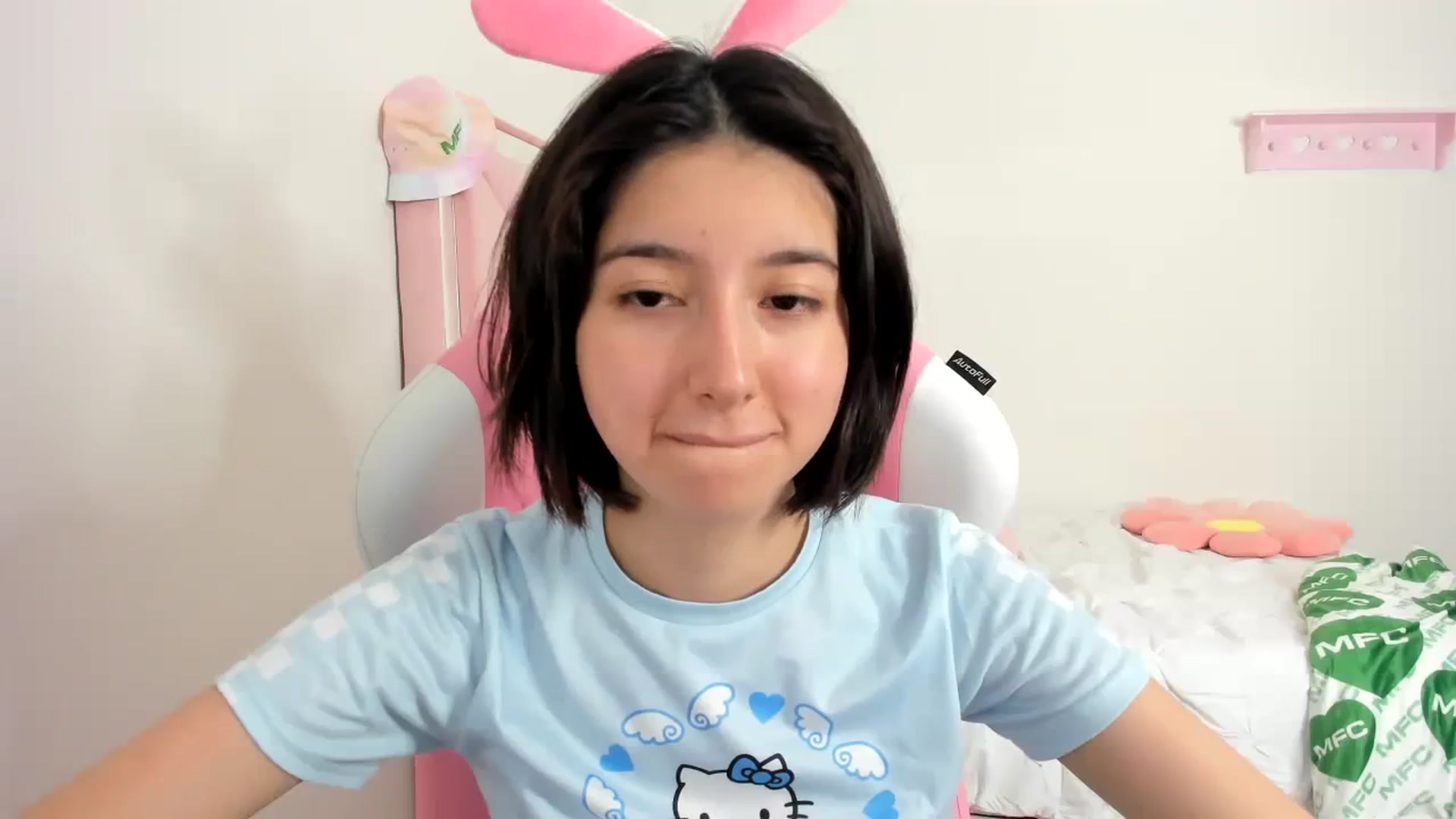 Gallery image thumbnail from Cherrycute666's myfreecams stream on, 12/01/2023, 07:09 image 9 of 20