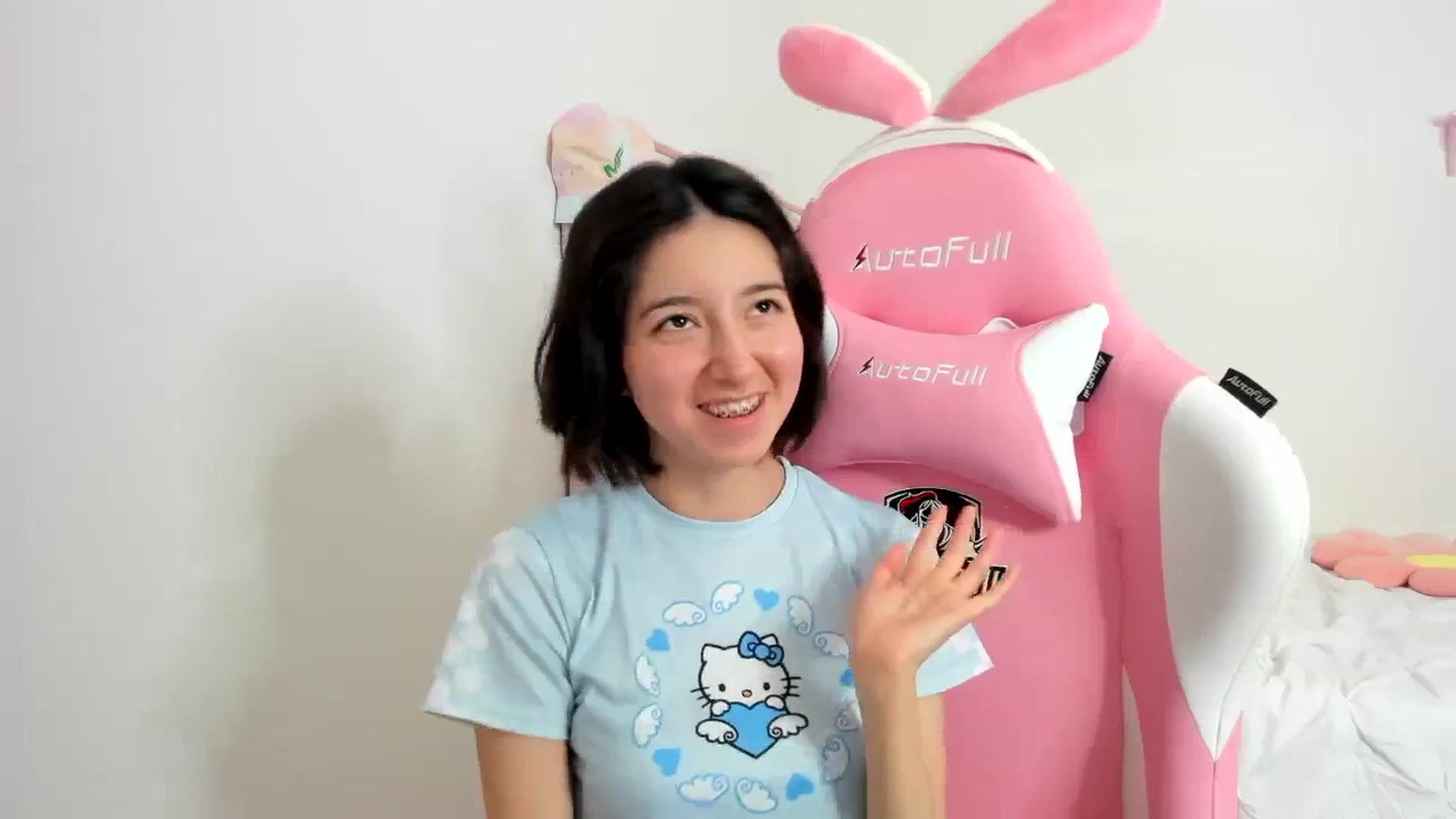 Gallery image thumbnail from Cherrycute666's myfreecams stream on, 12/01/2023, 09:33 image 2 of 20