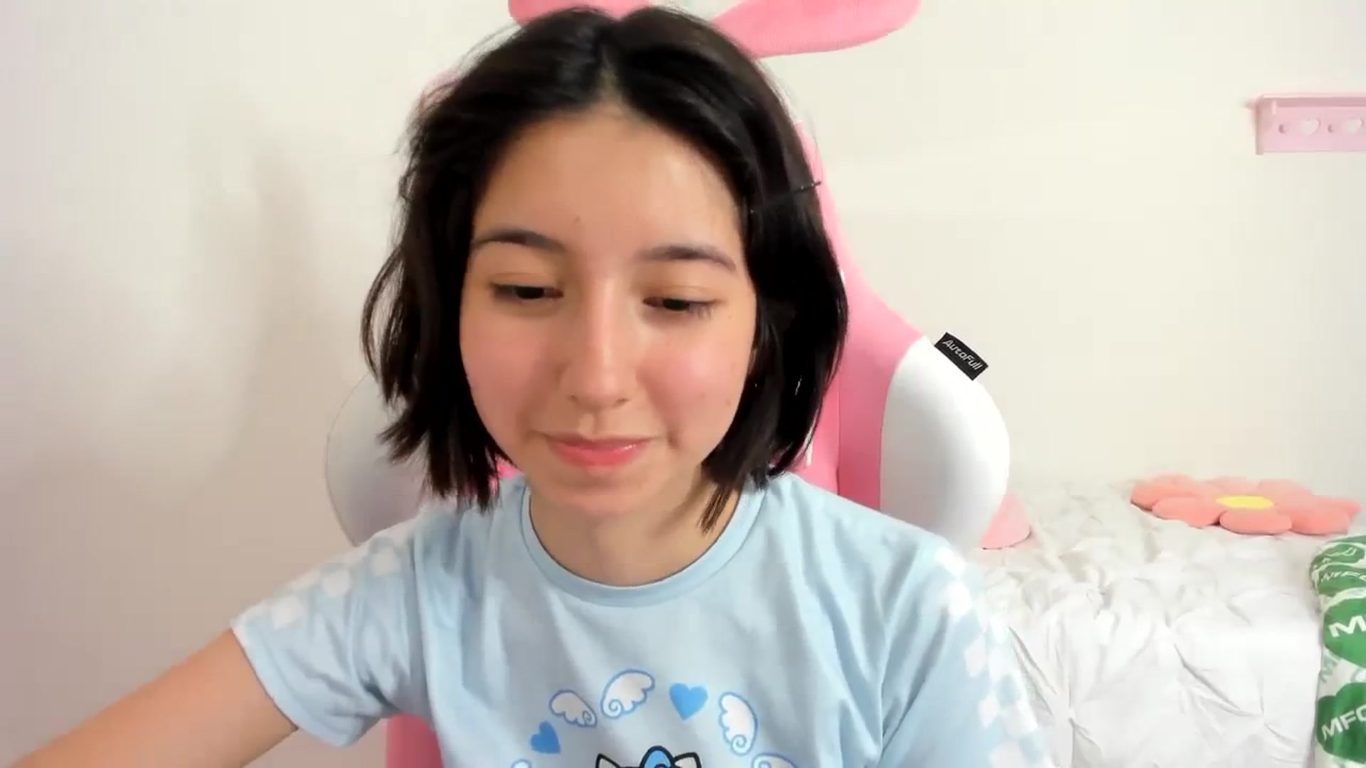Gallery image thumbnail from Cherrycute666's myfreecams stream on, 12/01/2023, 09:33 image 10 of 20