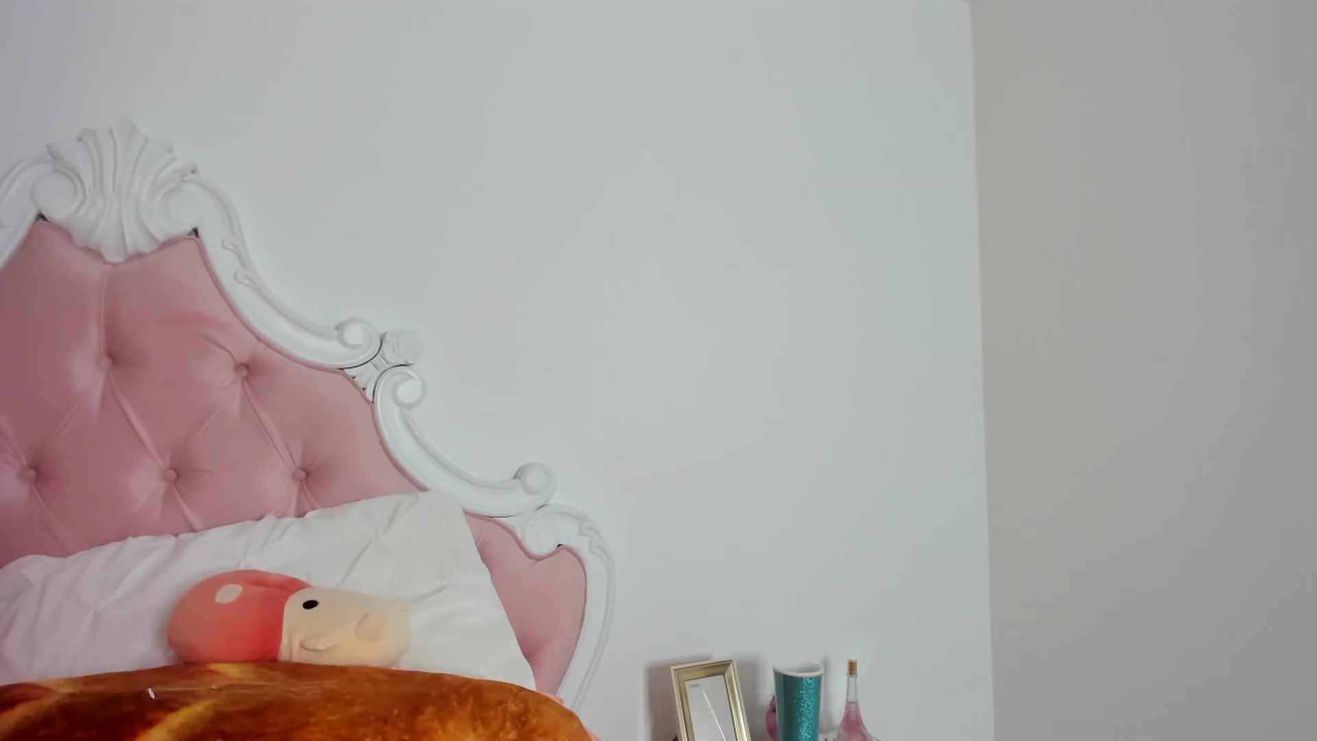 Gallery image thumbnail from Cherrycute666's myfreecams stream on, 12/02/2023, 04:57 image 5 of 20