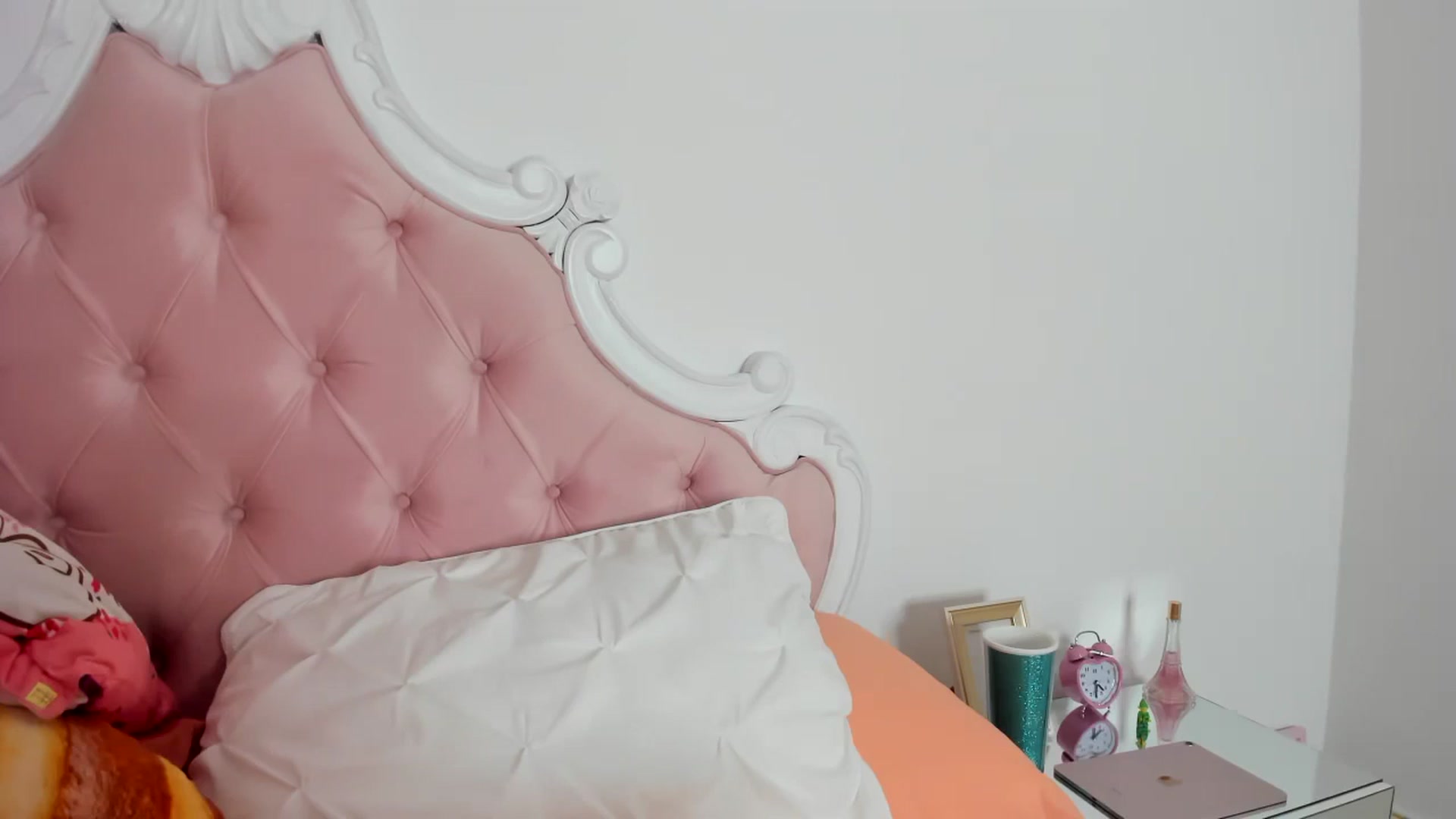 Gallery image thumbnail from Cherrycute666's myfreecams stream on, 12/02/2023, 08:53 image 10 of 20