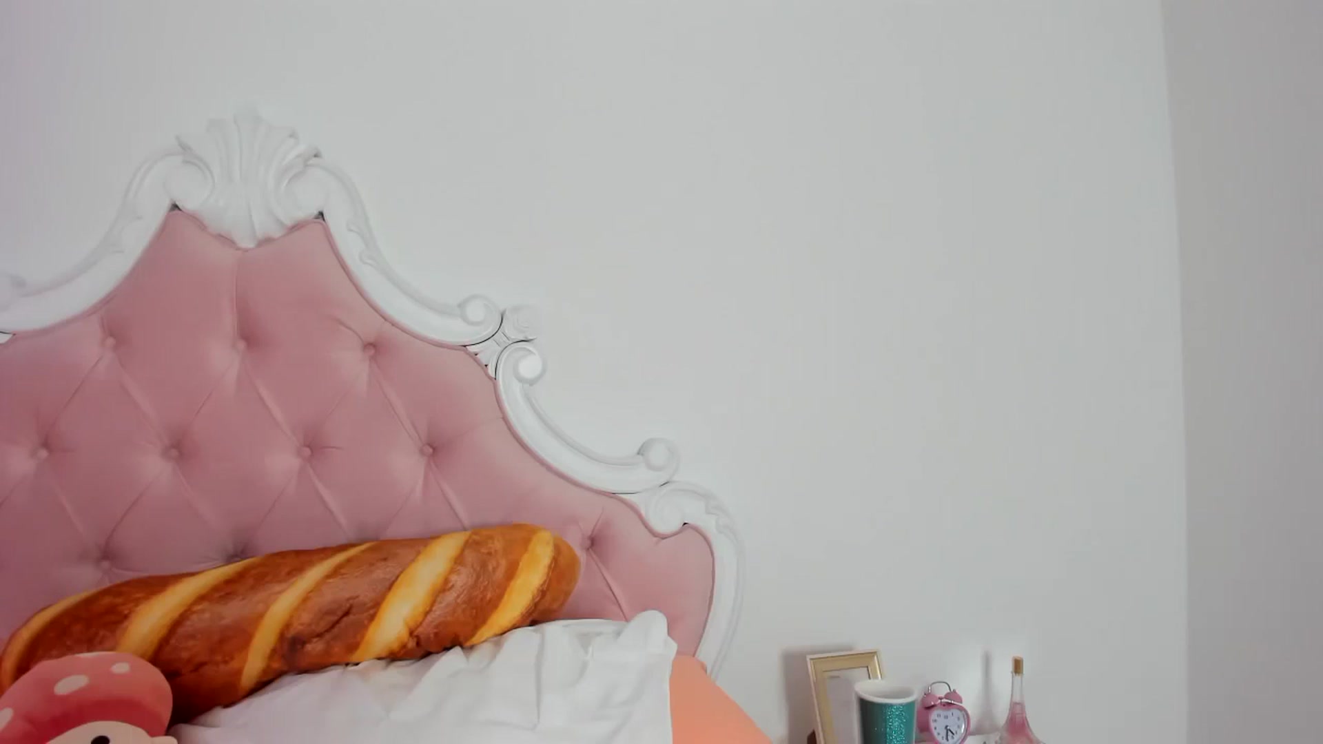 Gallery image thumbnail from Cherrycute666's myfreecams stream on, 12/02/2023, 13:35 image 8 of 20