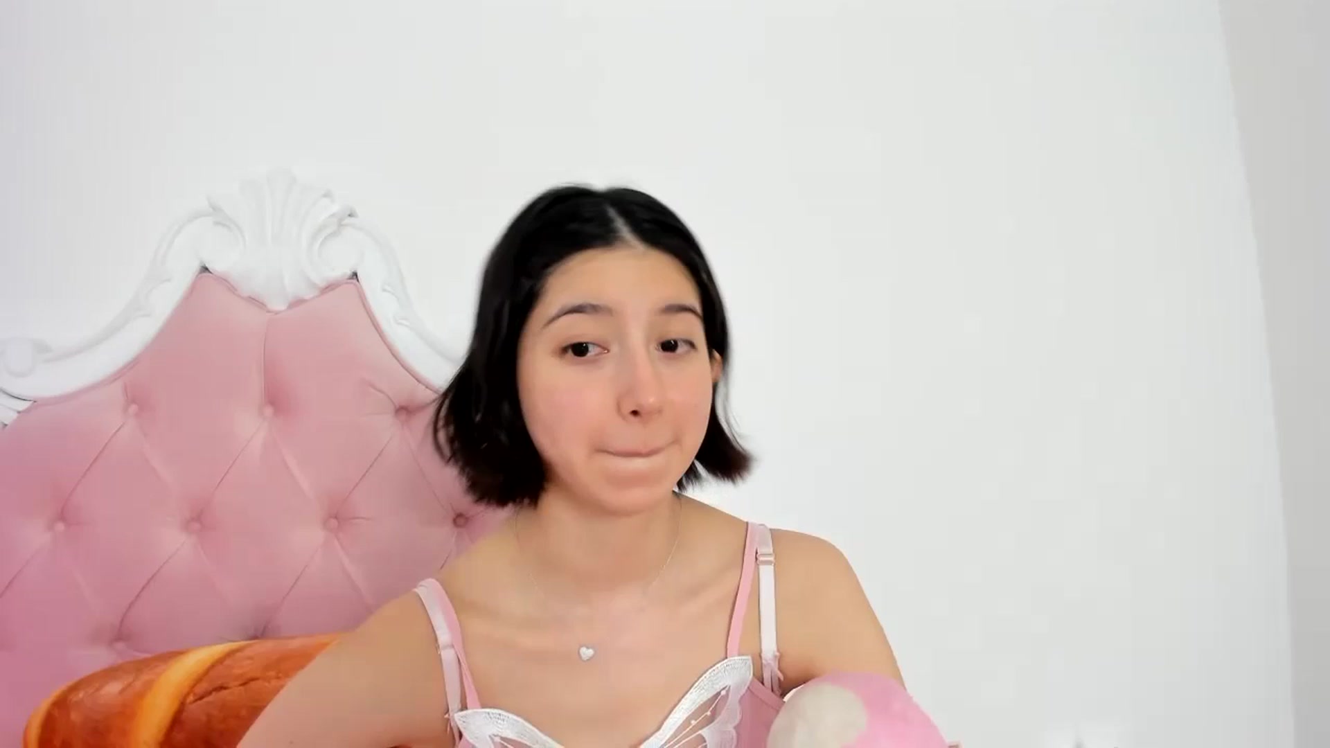 Gallery image thumbnail from Cherrycute666's myfreecams stream on, 12/02/2023, 13:35 image 15 of 20