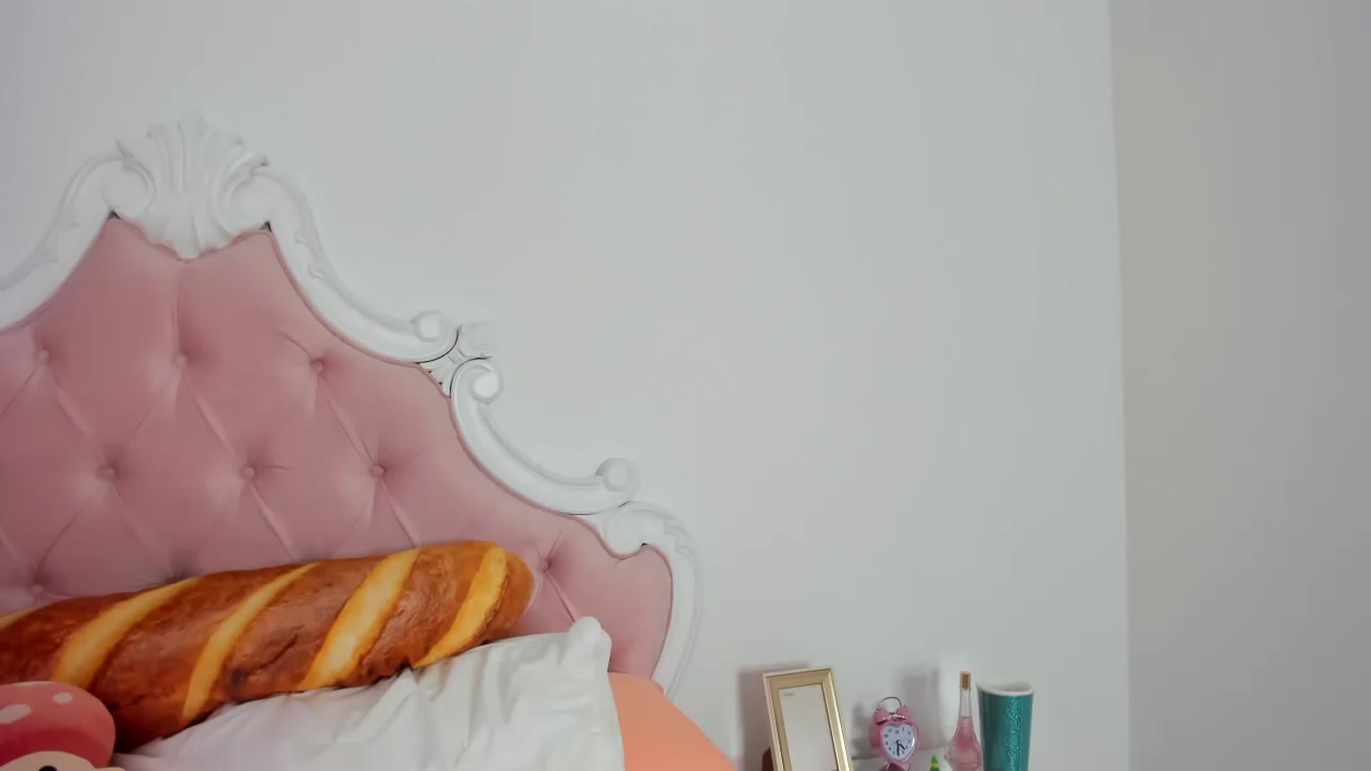 Gallery image thumbnail from Cherrycute666's myfreecams stream on, 12/02/2023, 13:35 image 5 of 20