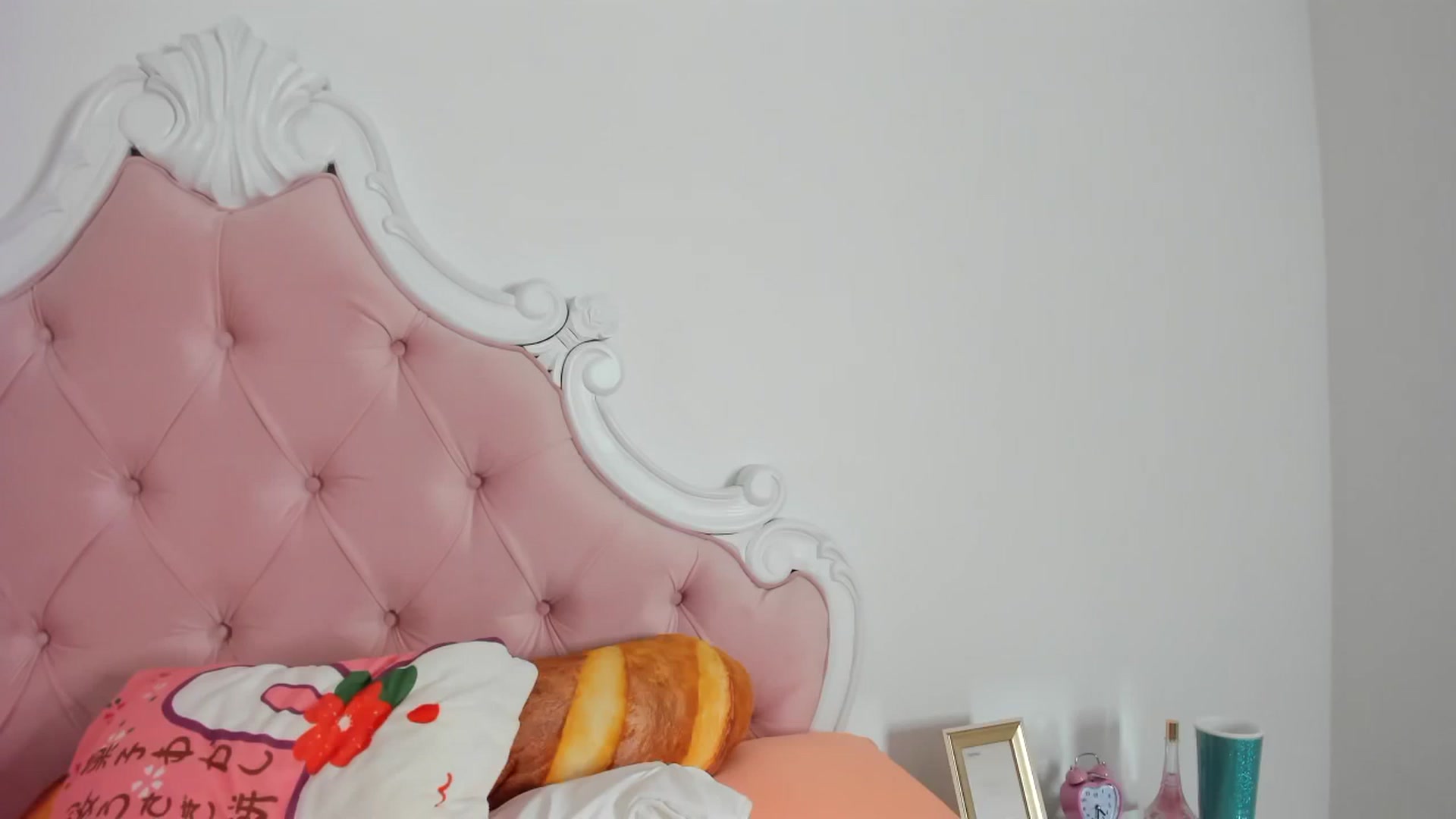 Gallery image thumbnail from Cherrycute666's myfreecams stream on, 12/03/2023, 05:15 image 14 of 20