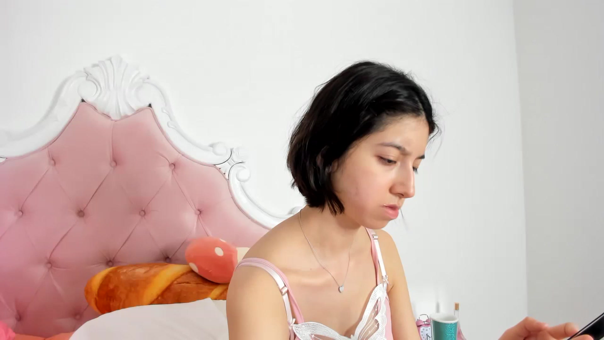 Gallery image thumbnail from Cherrycute666's myfreecams stream on, 12/03/2023, 15:00 image 1 of 20