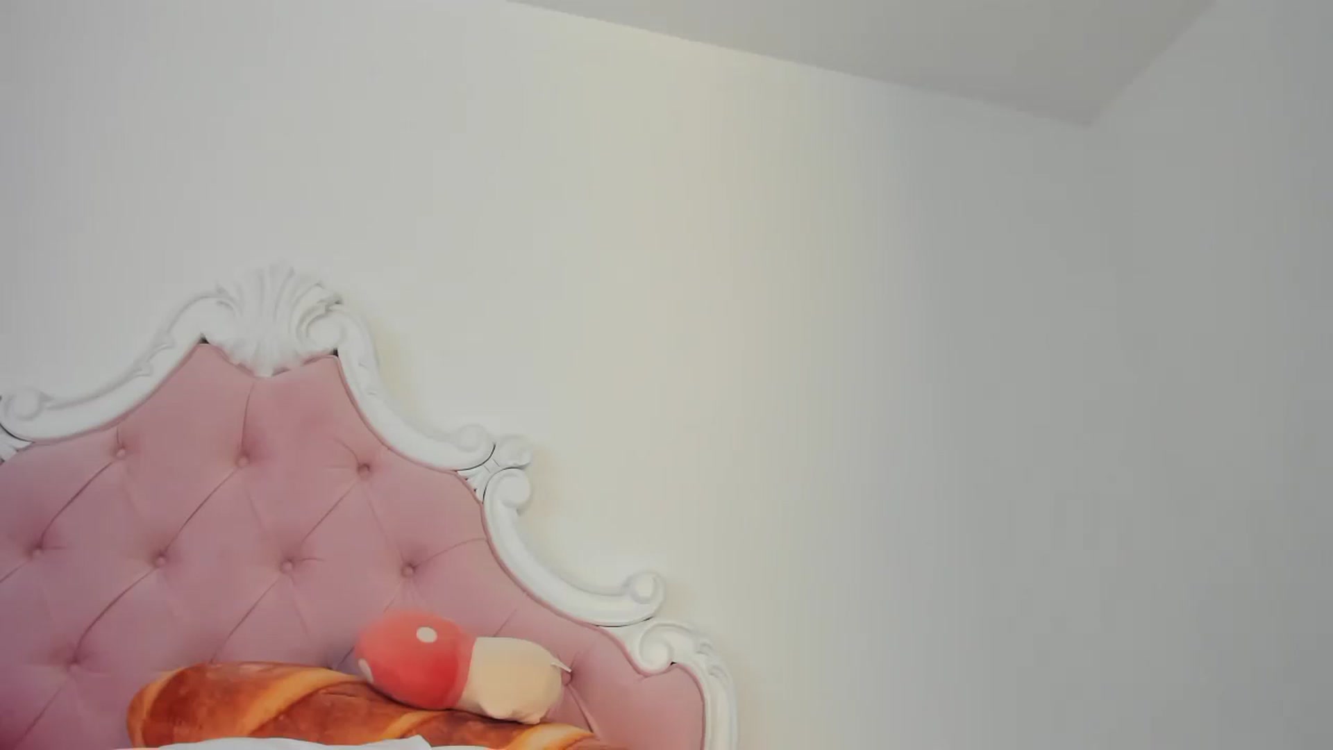 Gallery image thumbnail from Cherrycute666's myfreecams stream on, 12/03/2023, 15:00 image 13 of 20