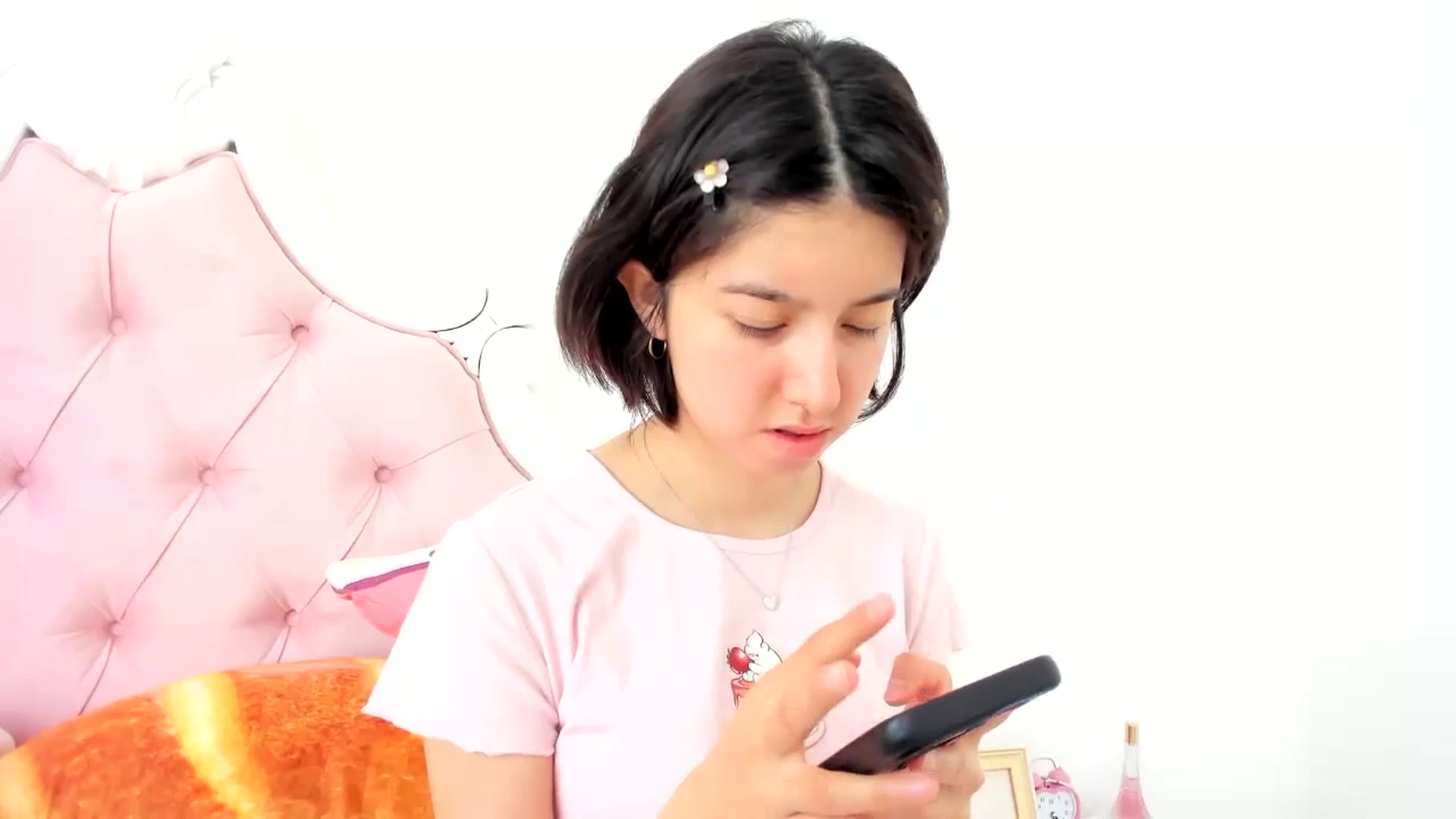 Gallery image thumbnail from Cherrycute666's myfreecams stream on, 12/04/2023, 21:06 image 16 of 20