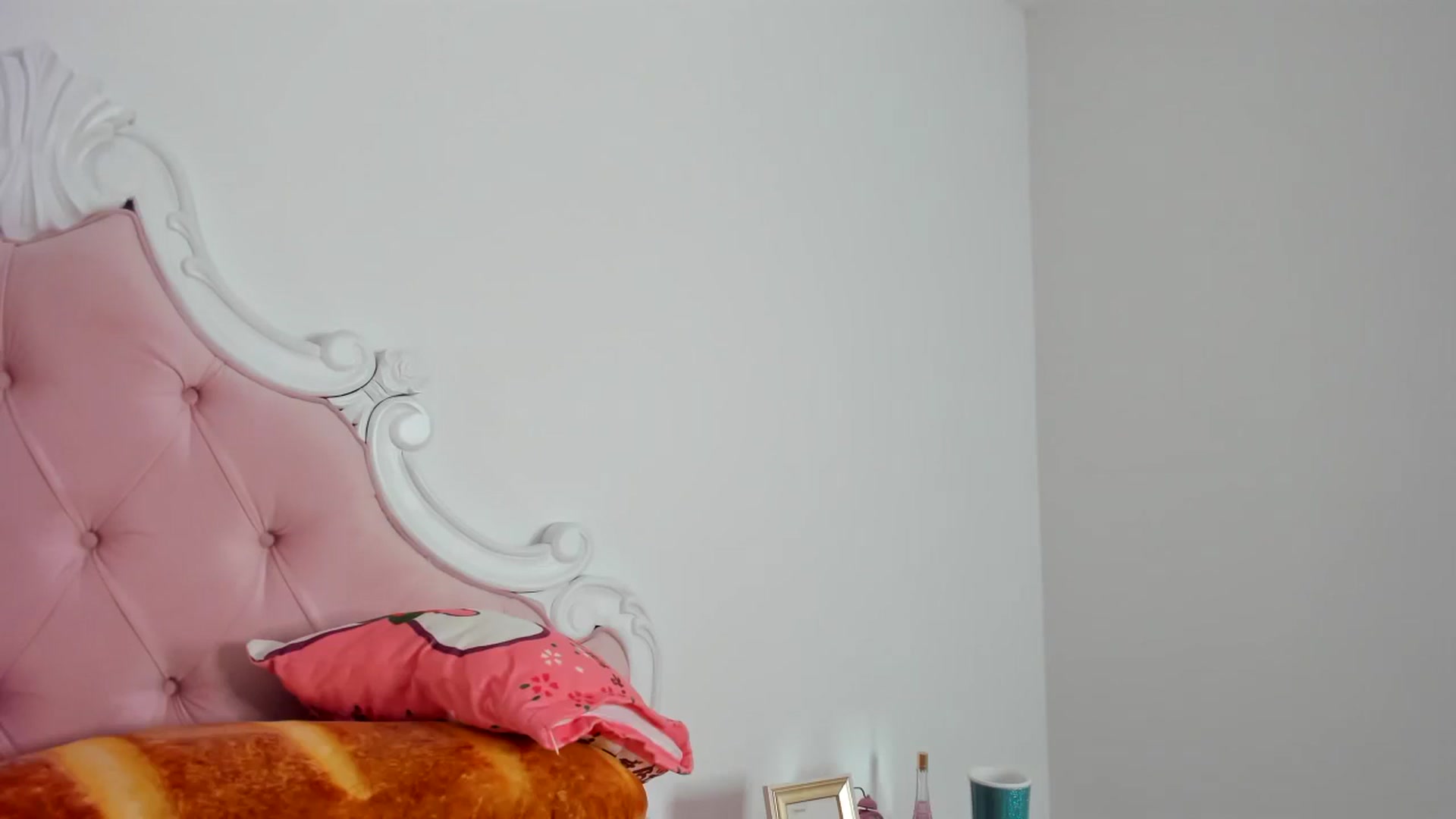 Gallery image thumbnail from Cherrycute666's myfreecams stream on, 12/05/2023, 01:52 image 4 of 20