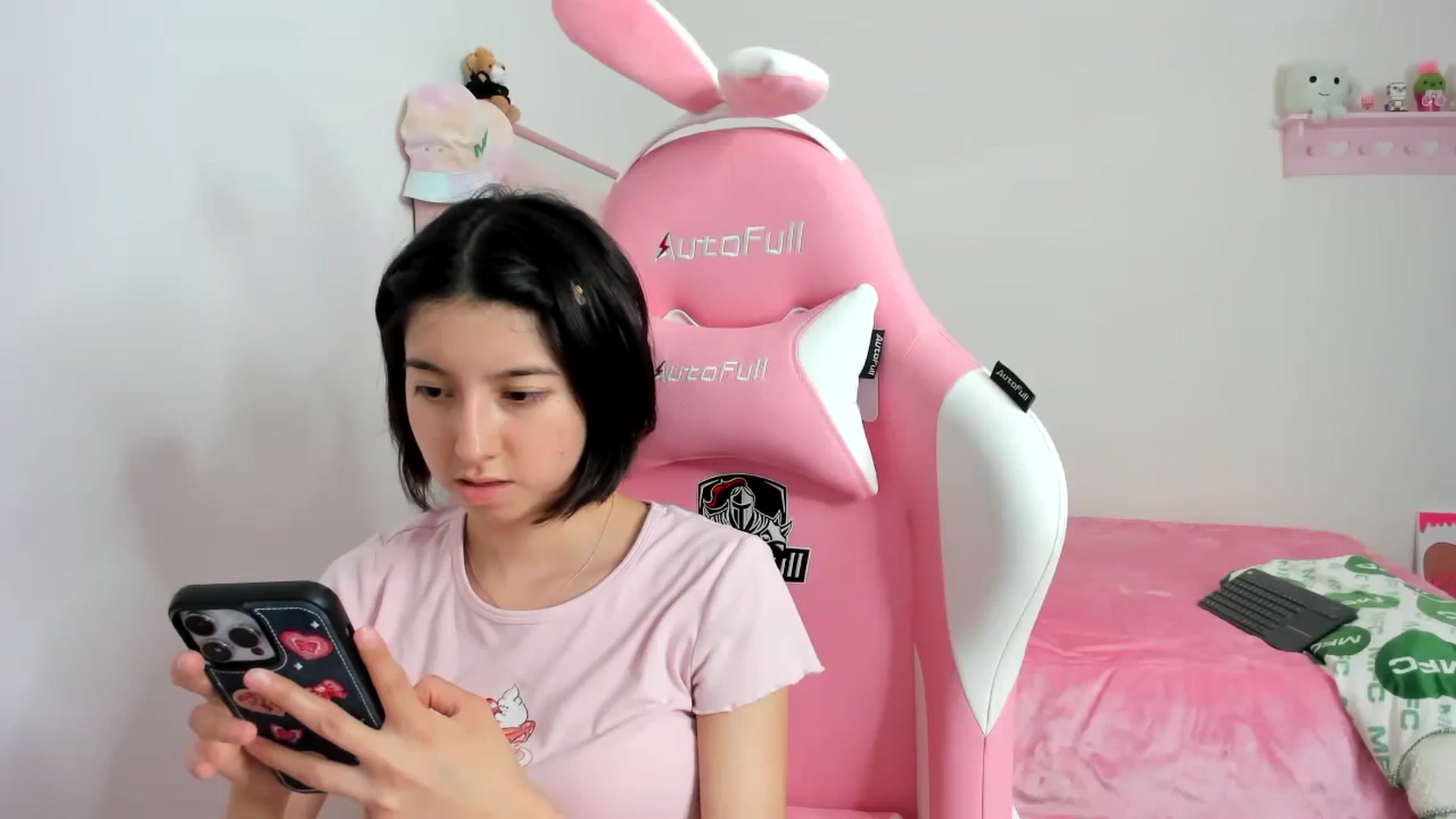 Gallery image thumbnail from Cherrycute666's myfreecams stream on, 12/05/2023, 03:31 image 19 of 20