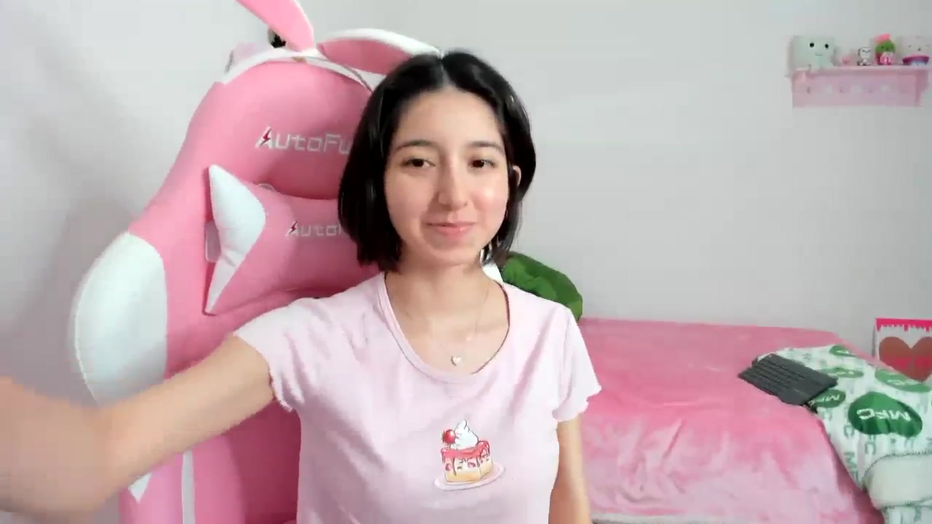 Gallery image thumbnail from Cherrycute666's myfreecams stream on, 12/05/2023, 03:31 image 16 of 20