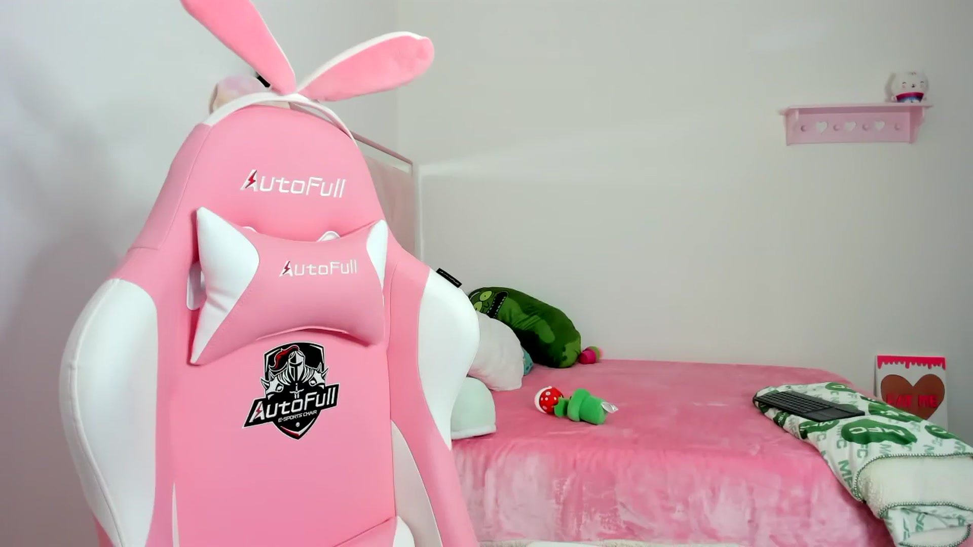 Gallery image thumbnail from Cherrycute666's myfreecams stream on, 12/05/2023, 03:31 image 6 of 20