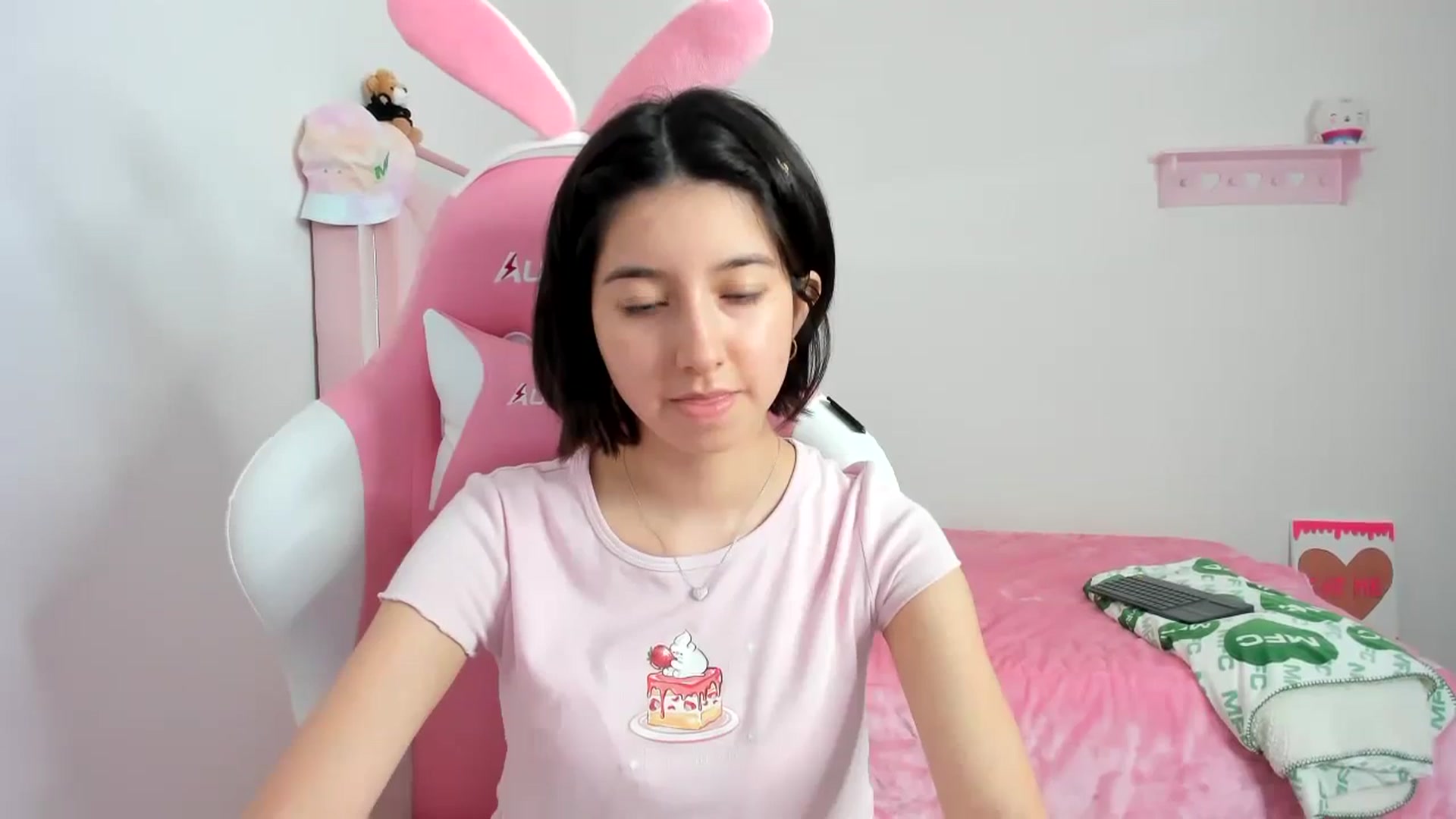 Gallery image thumbnail from Cherrycute666's myfreecams stream on, 12/05/2023, 03:31 image 7 of 20