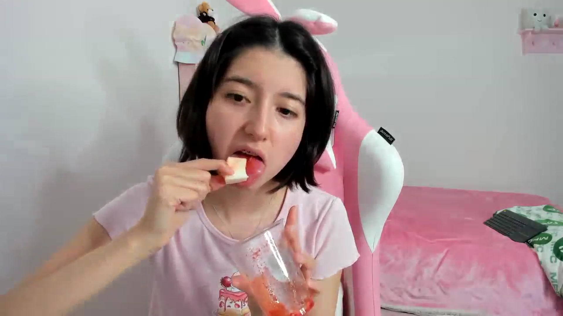 Gallery image thumbnail from Cherrycute666's myfreecams stream on, 12/05/2023, 04:06 image 5 of 20