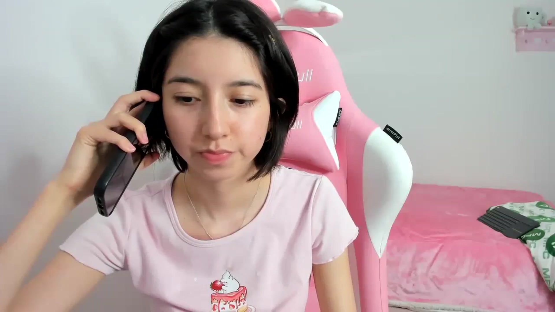 Gallery image thumbnail from Cherrycute666's myfreecams stream on, 12/05/2023, 04:06 image 17 of 20