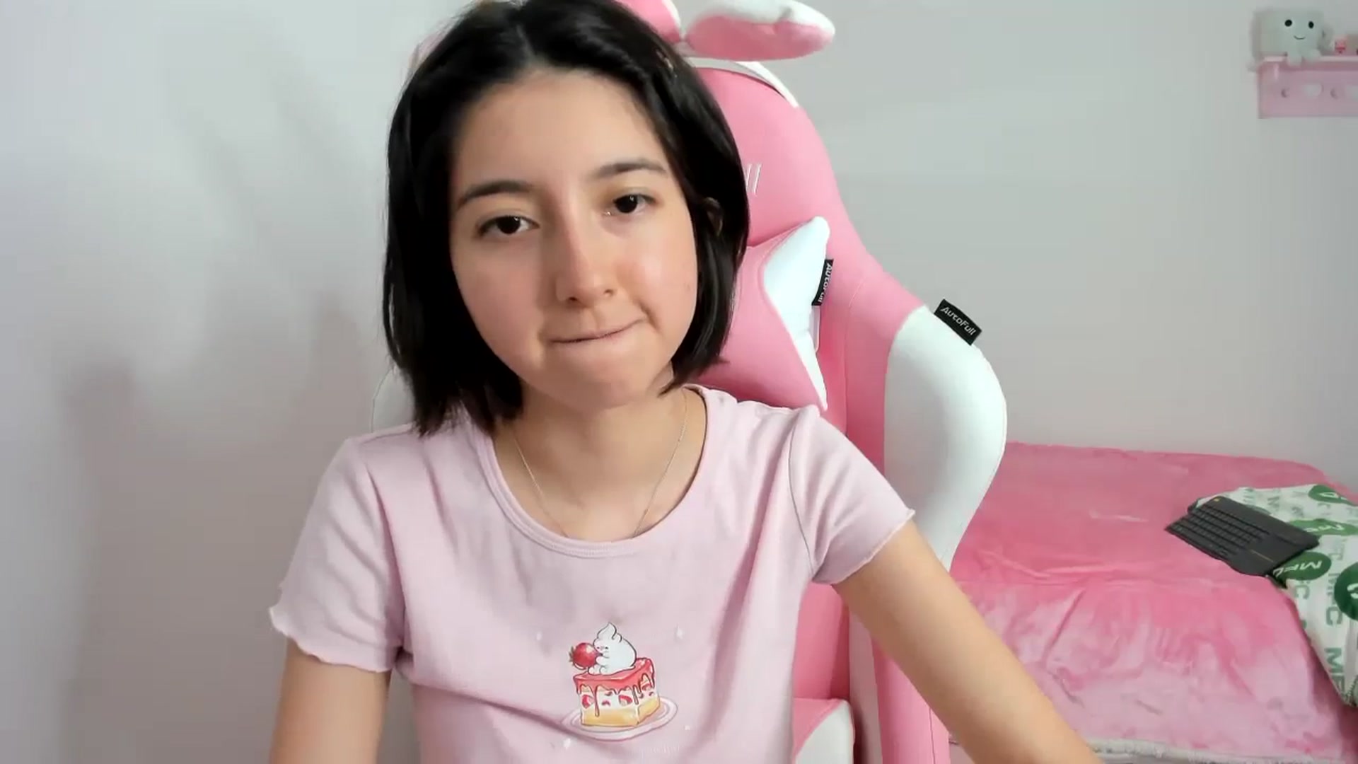 Gallery image thumbnail from Cherrycute666's myfreecams stream on, 12/05/2023, 04:06 image 18 of 20