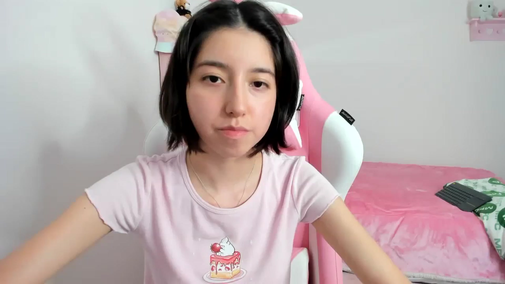 Gallery image thumbnail from Cherrycute666's myfreecams stream on, 12/05/2023, 04:06 image 6 of 20