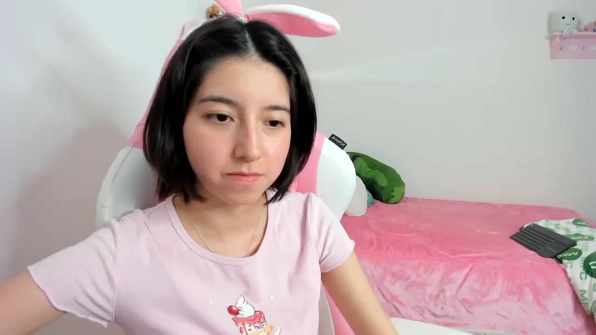 Gallery image thumbnail from Cherrycute666's myfreecams stream on, 12/05/2023, 04:06 image 20 of 20