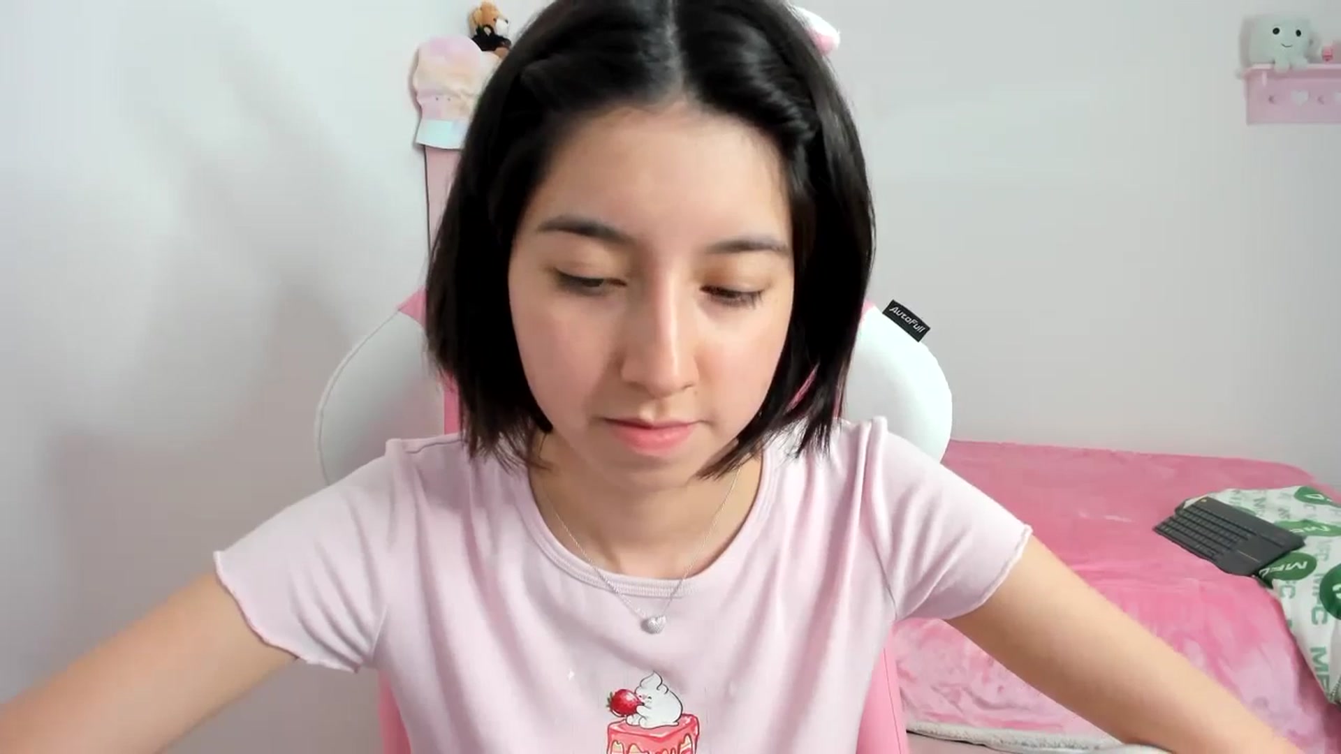 Gallery image thumbnail from Cherrycute666's myfreecams stream on, 12/05/2023, 04:06 image 13 of 20