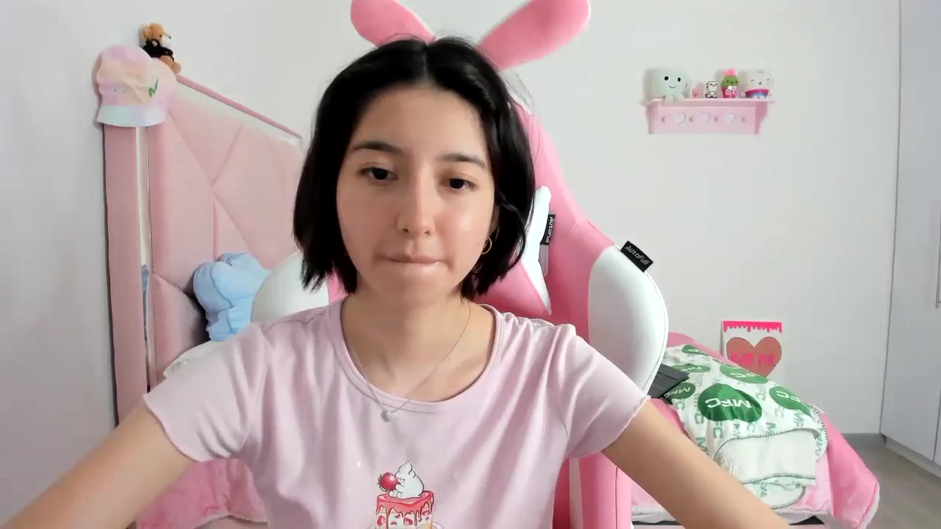 Gallery image thumbnail from Cherrycute666's myfreecams stream on, 12/05/2023, 04:54 image 7 of 20