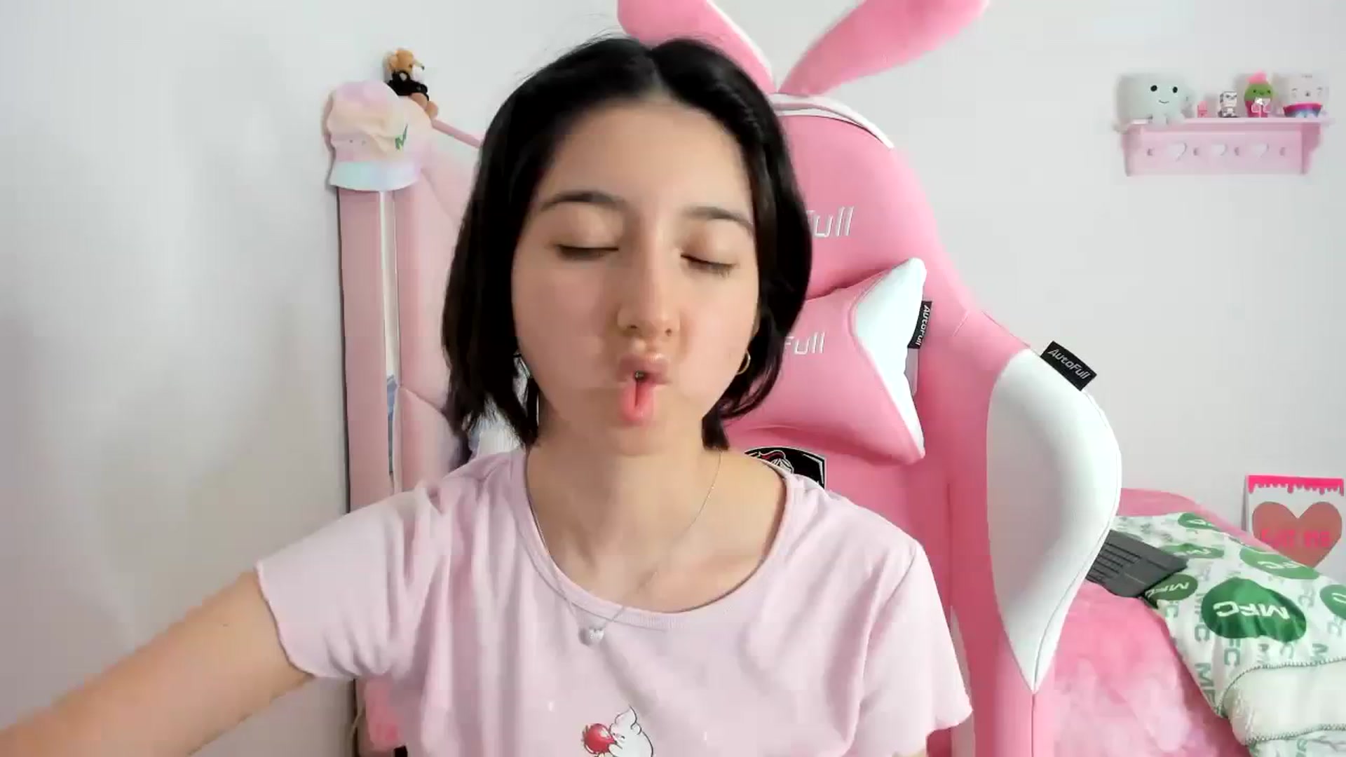Gallery image thumbnail from Cherrycute666's myfreecams stream on, 12/05/2023, 04:54 image 19 of 20